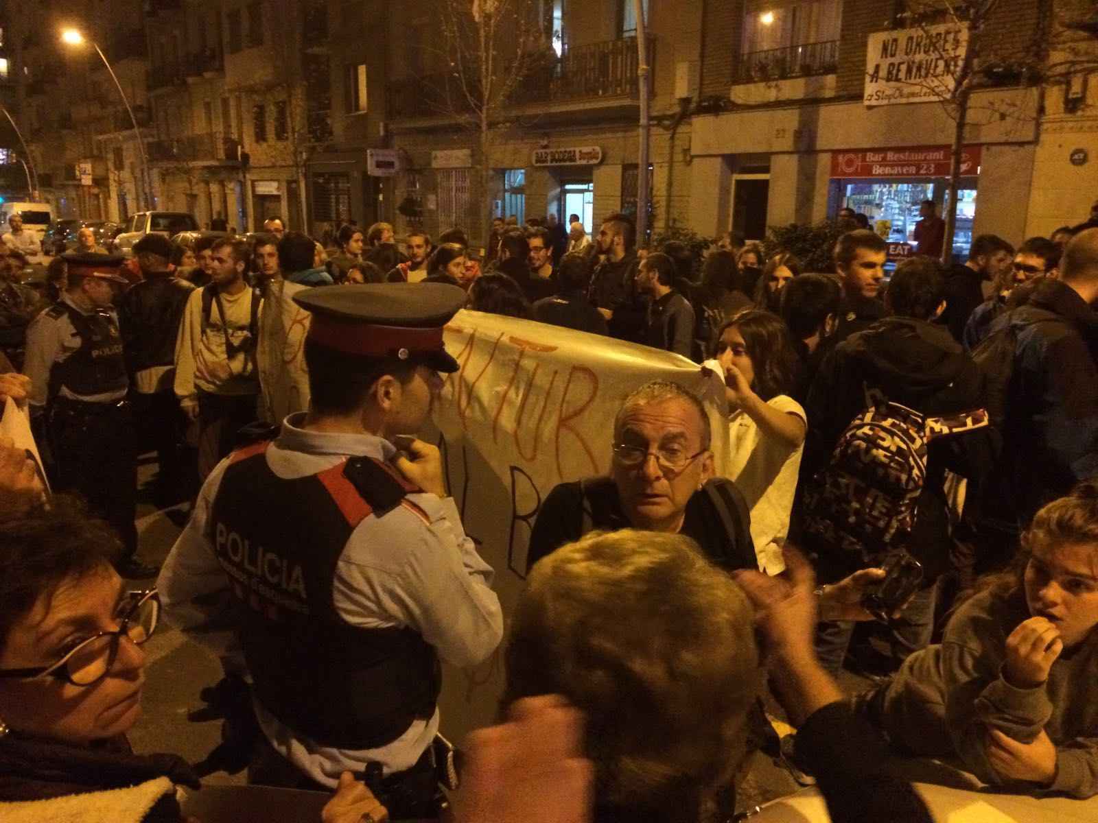 Tensión en Les Corts por la reokupación de un edificio