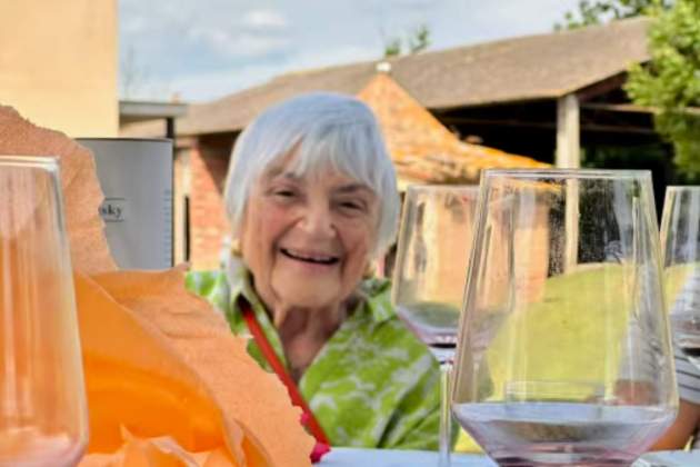 La sonrisa de la Pilarín durante el comida / Instagram La sonrisa de la Pilarín durante el comida / Instagram