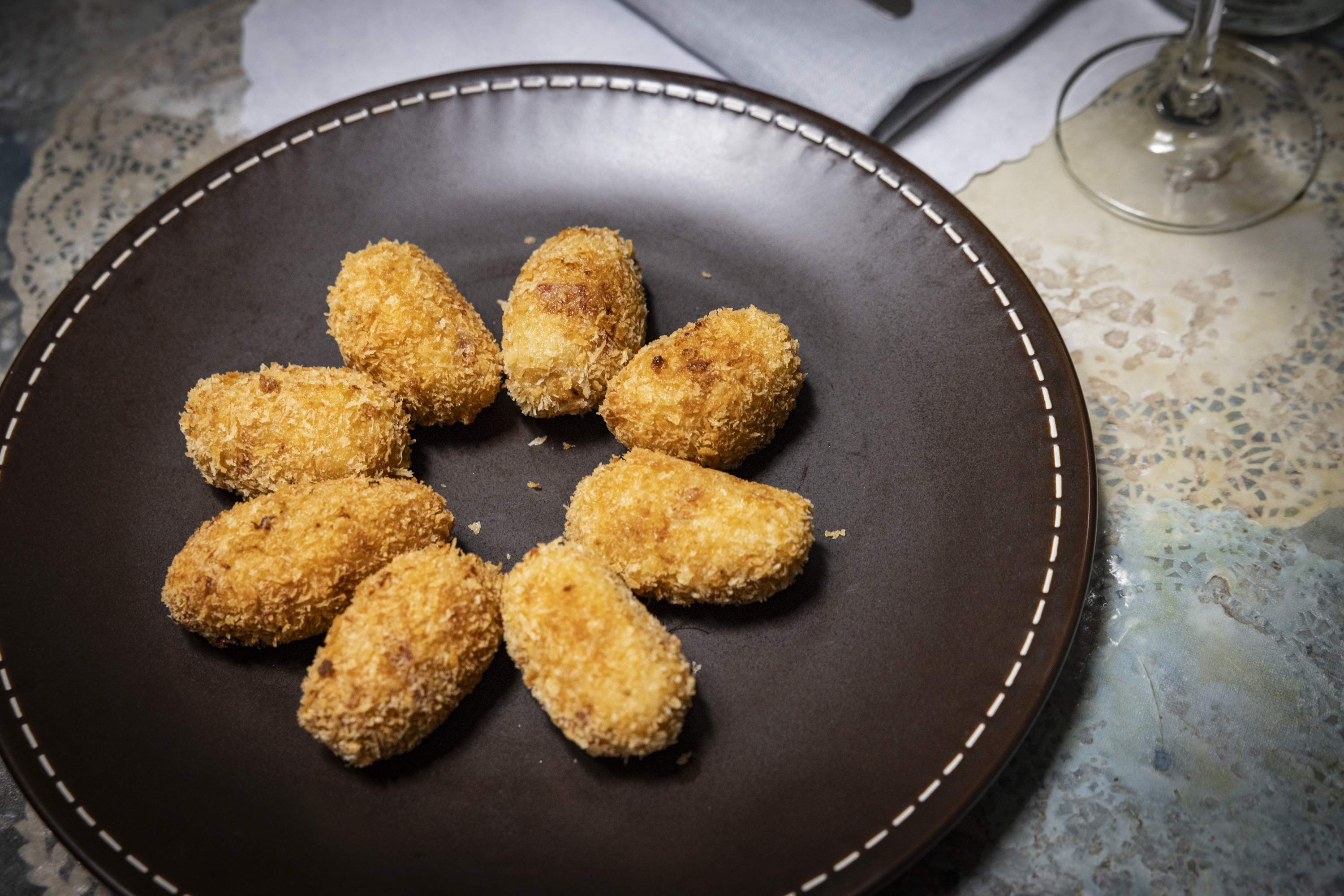 Fuet en estado puro: la croqueta más viral y dos recetas más para disfrutarlo
