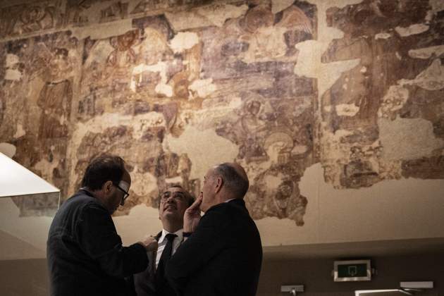 Visita del presidente del Parlamento, Josep Rull, al MNAC para ver las obras de Sixena / Foto: Carlos Baglietto Visita del presidente del Parlamento, Josep Rull, al MNAC para ver las obras de Sixena / Foto: Carlos Baglietto