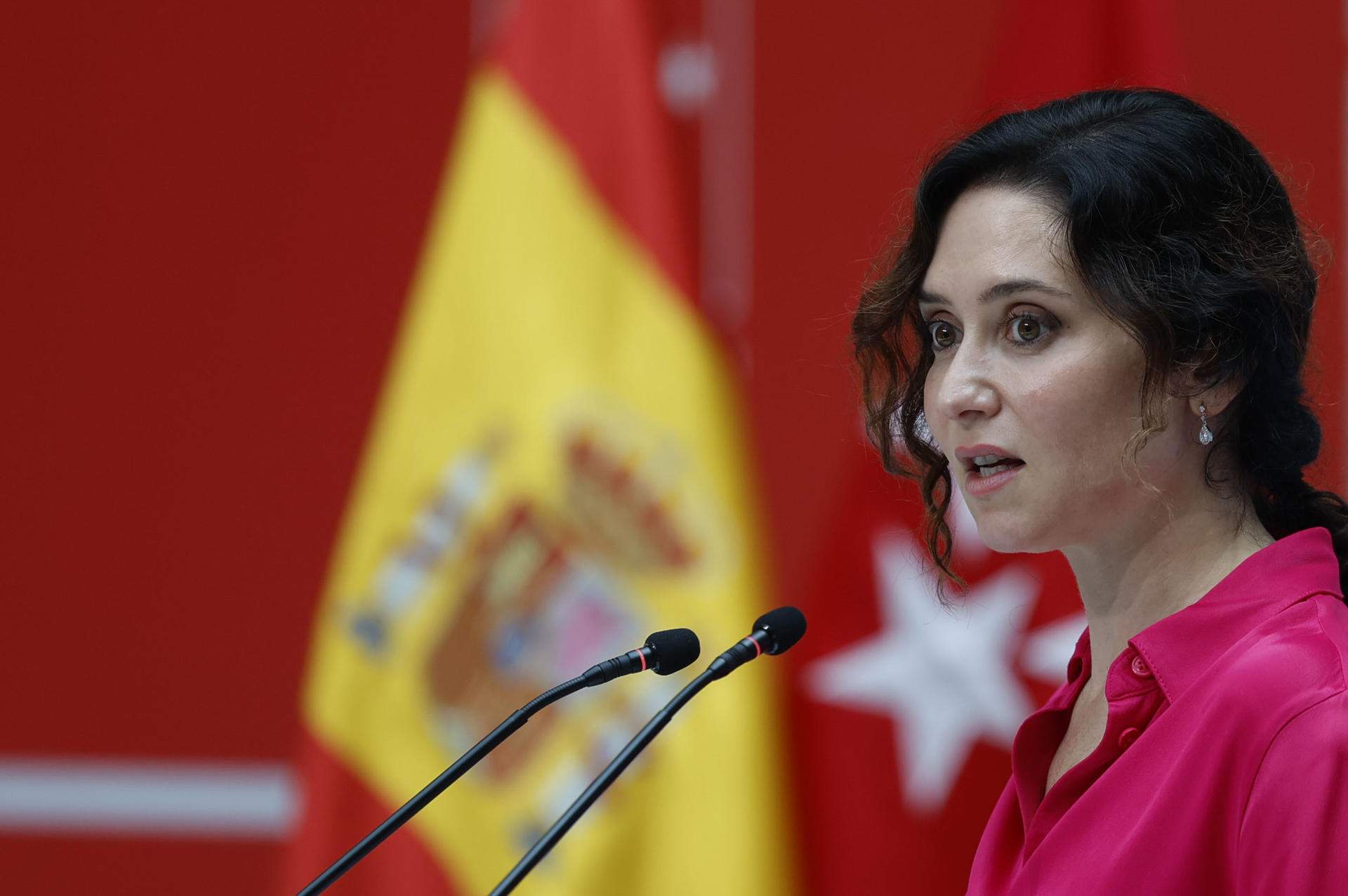 Ayuso, sobre les maniobres del PSOE contra l’UCO: “Estan acorralats, han decidit volar la Constitució”