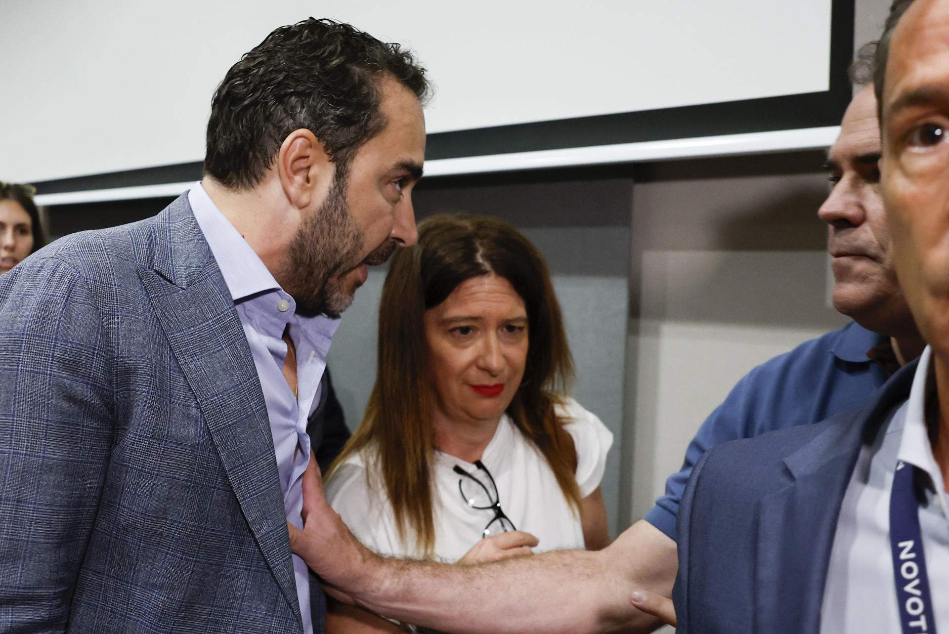 Guerra oberta: Leire Díez denuncia Víctor de Aldama a la policia i ell diu que farà el mateix