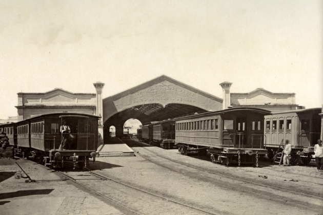 Els catalans de Buenos Aires construeixen el primer ferrocarril de l'Argentina. Fotografia exterior de la Estación del Parque. Font Archivo General de la Nación. Buenos Aires