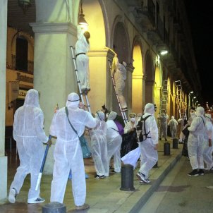 Uniformed with covered faces, this is how the unionist squads operate