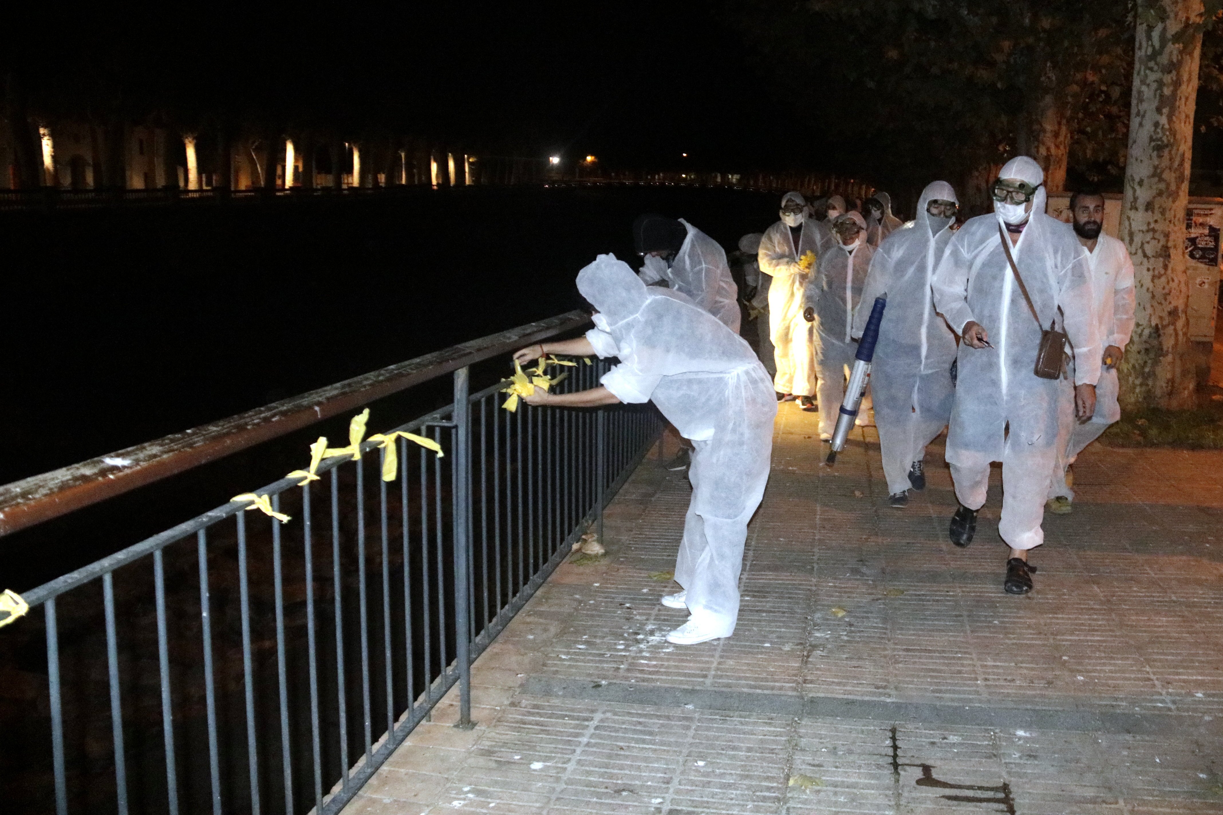 Los Mossos levantan acta de infracción por la retirada de lazos a la Bisbal d'Empordà