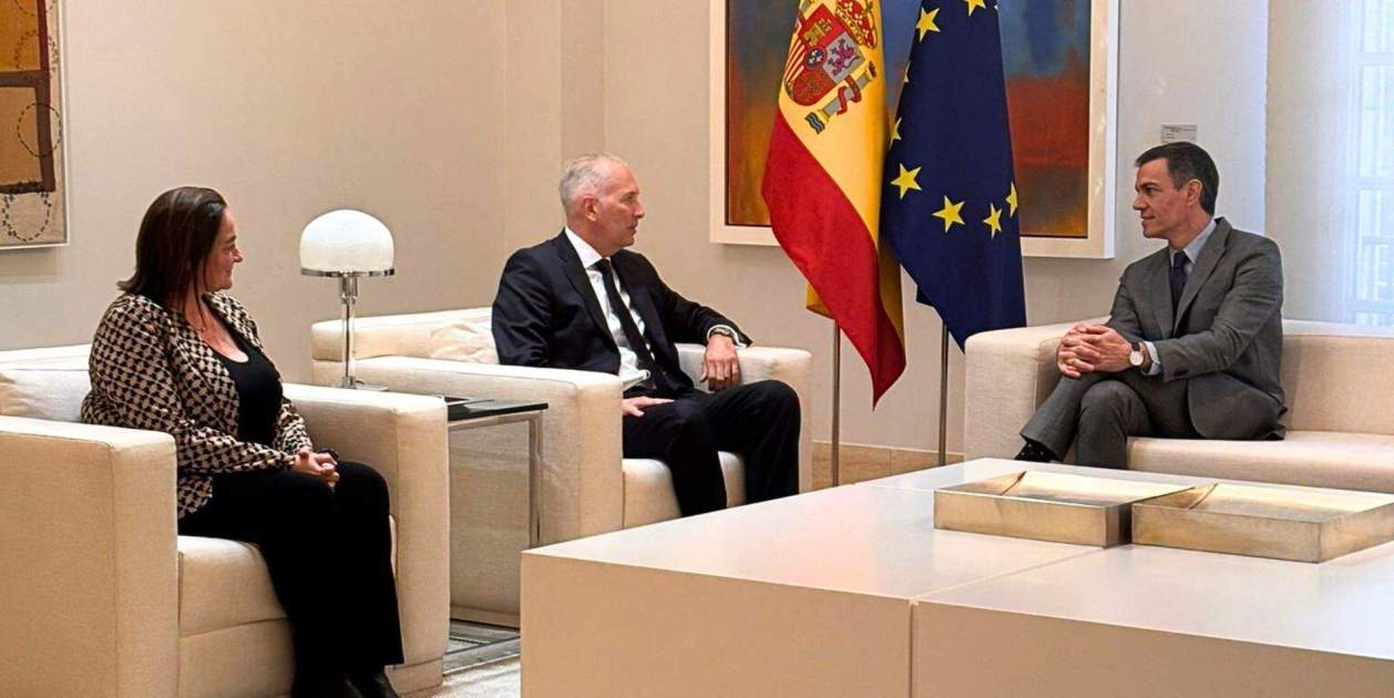 Markus Haupt y Patricia Such con Pedro Sánchez Markus Haupt y Patricia Such con Pedro Sánchez