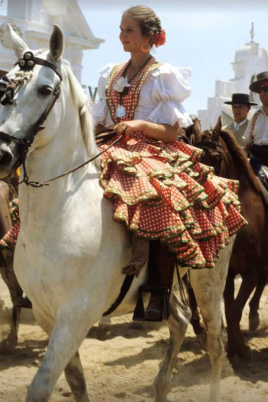 La història de Victoria Federica de la Infanta Elena amb el mateix vestit / Instagram La història de Victoria Federica de la Infanta Elena amb el mateix vestit / Instagram
