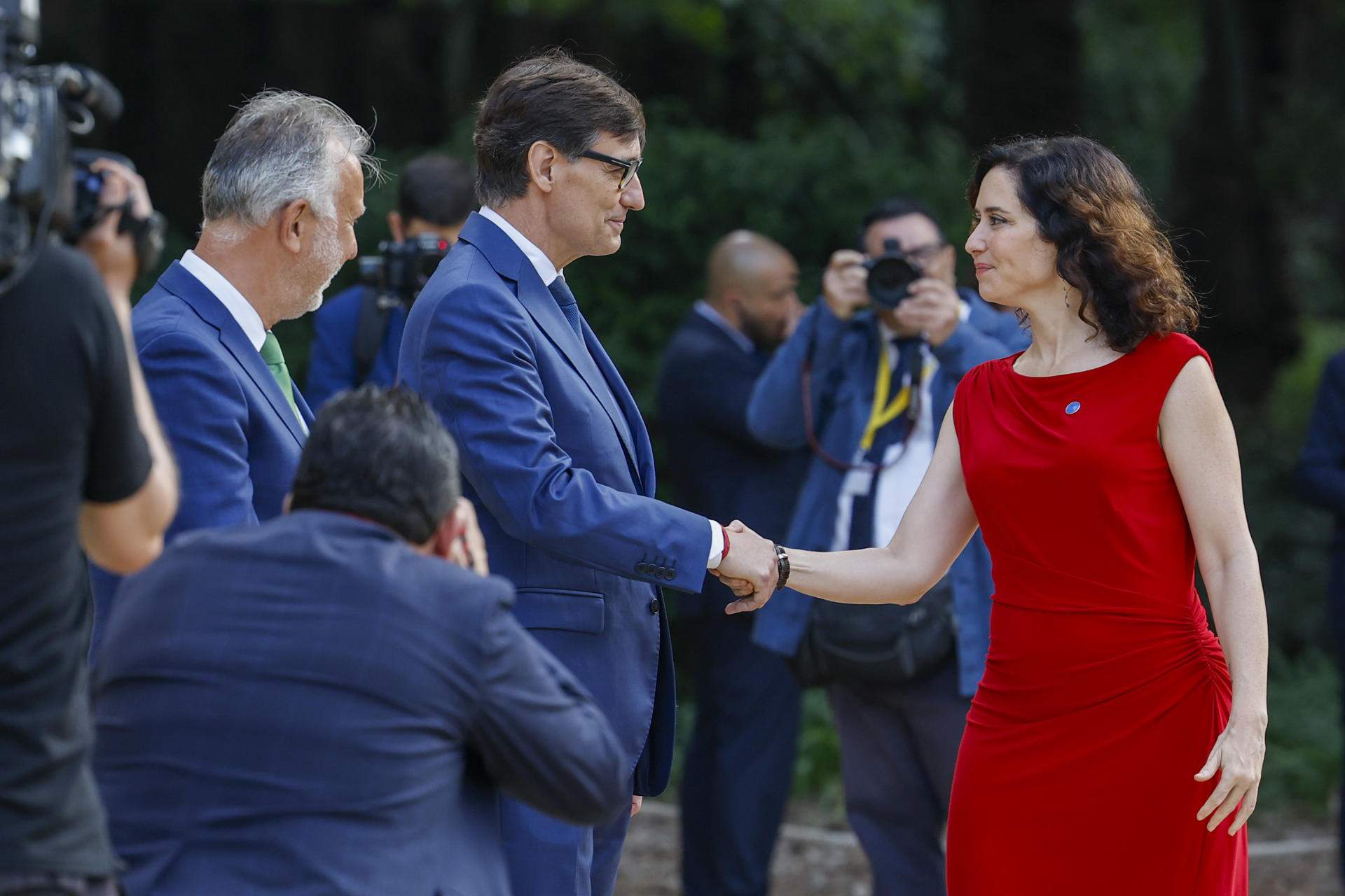 Illa burxa en les diferències dins del PP sobre l'ús de les llengües oficials després de l'espantada d'Ayuso