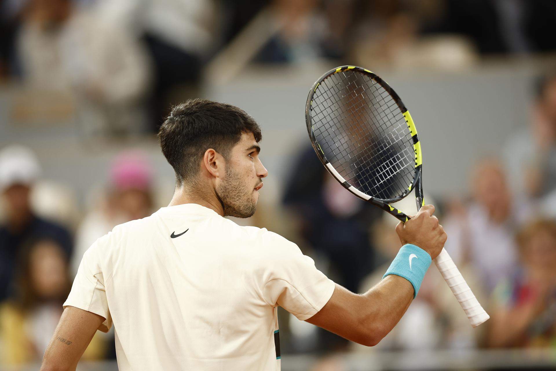El físico de Musetti dice basta y un Alcaraz en auge se mete en la final de Roland Garros