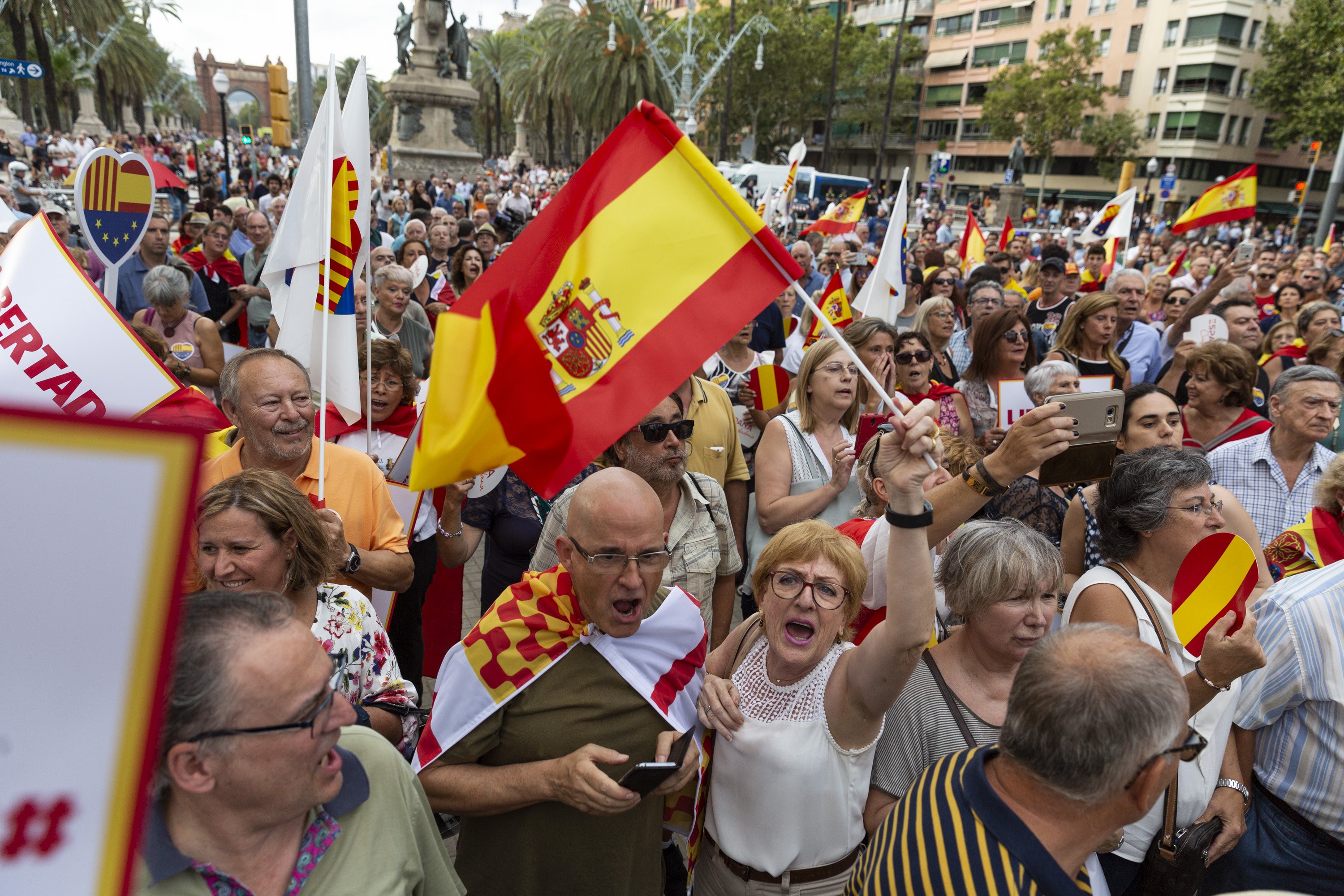 Agresiones y presencia de extrema derecha en la concentración de Cs contra la violencia