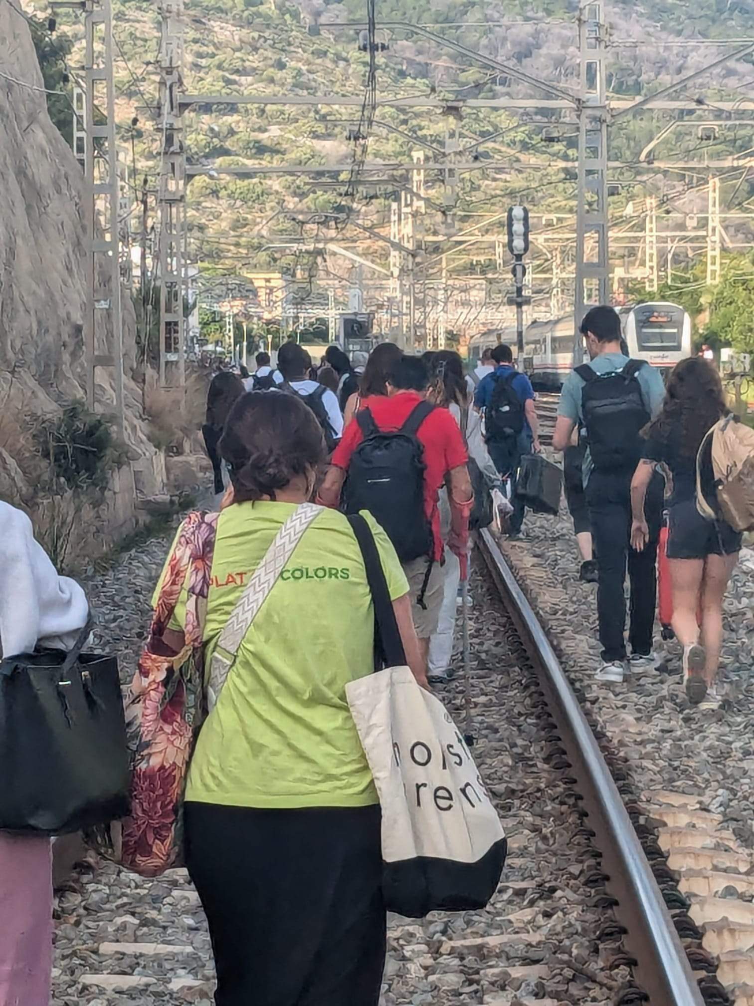 L'avaria d’un tren deixa uns setanta passatgers atrapats en un túnel entre Sitges i Garraf