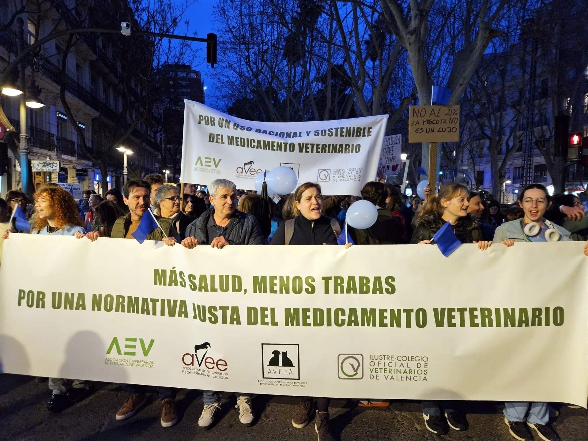 Els veterinaris de tota Espanya es manifesten contra Sánchez i la llei del Medicament