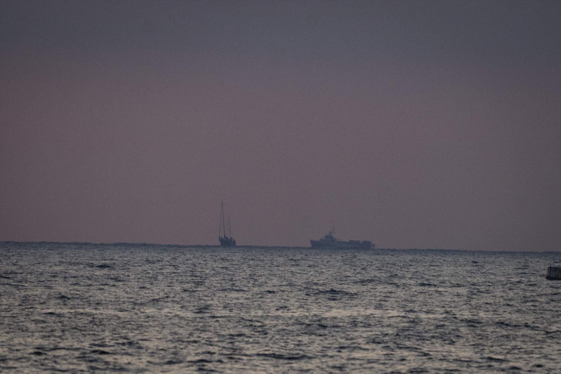 La Flotilla de la Libertad llega al puerto de Ashdod escoltada por el ejército israelí