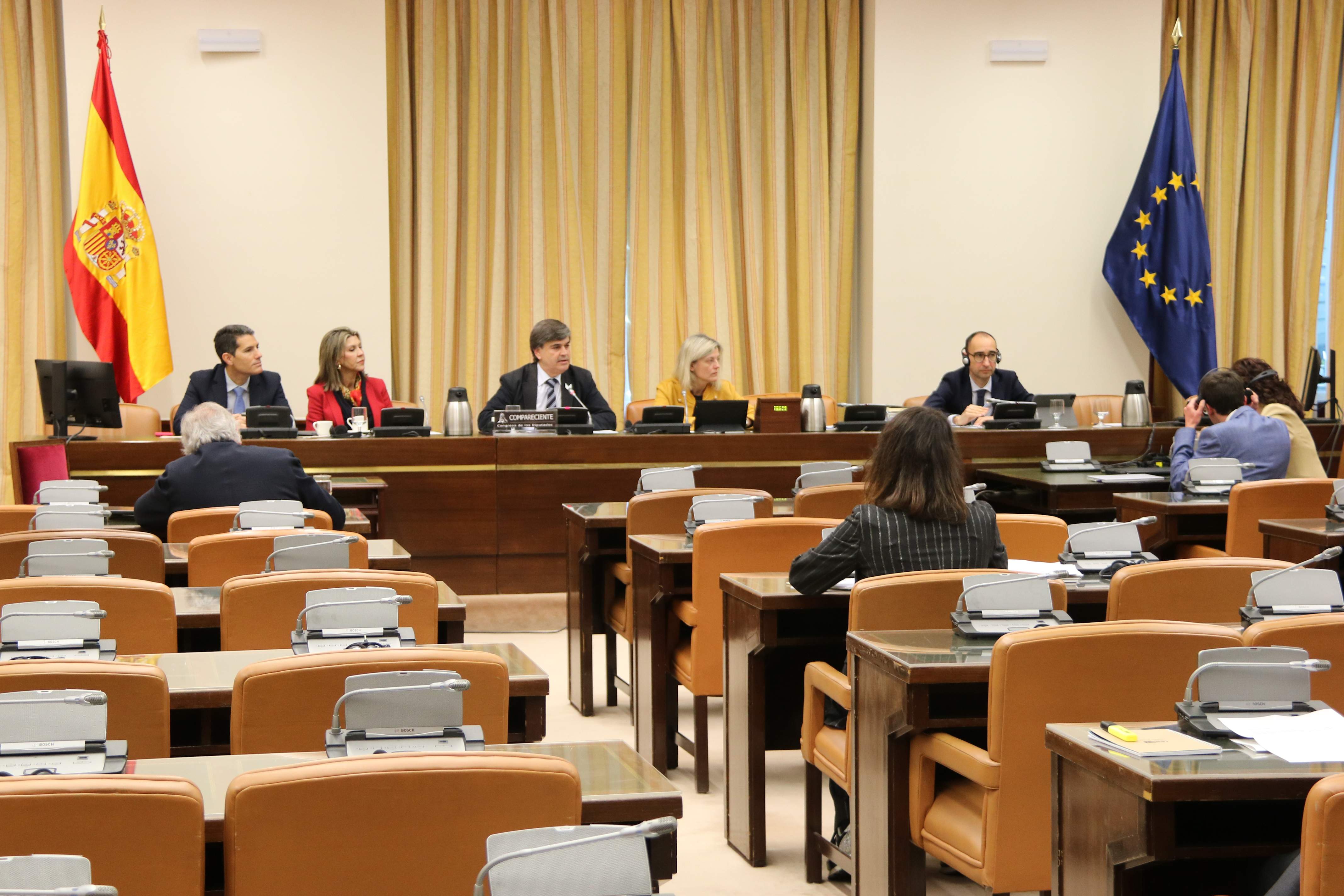 El Congreso aplaza la declaración de un policía a la comisión del 17-A para proteger la identidad