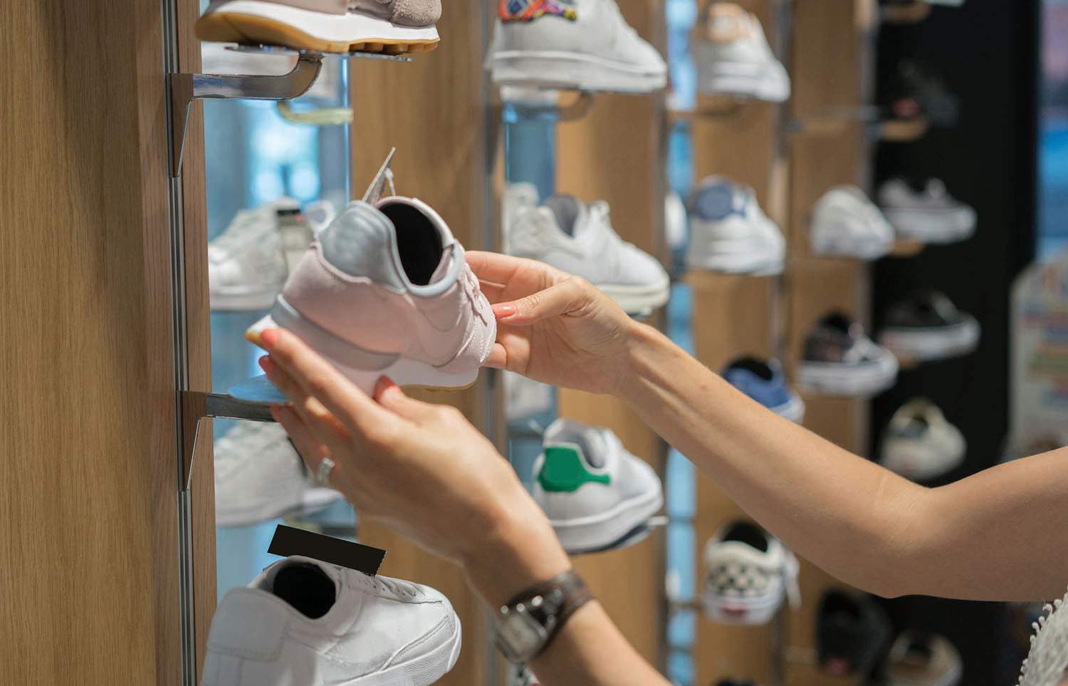 Estas Adidas valen más de lo que cuestan: un descuentazo en unas zapatillas que no fallan nunca