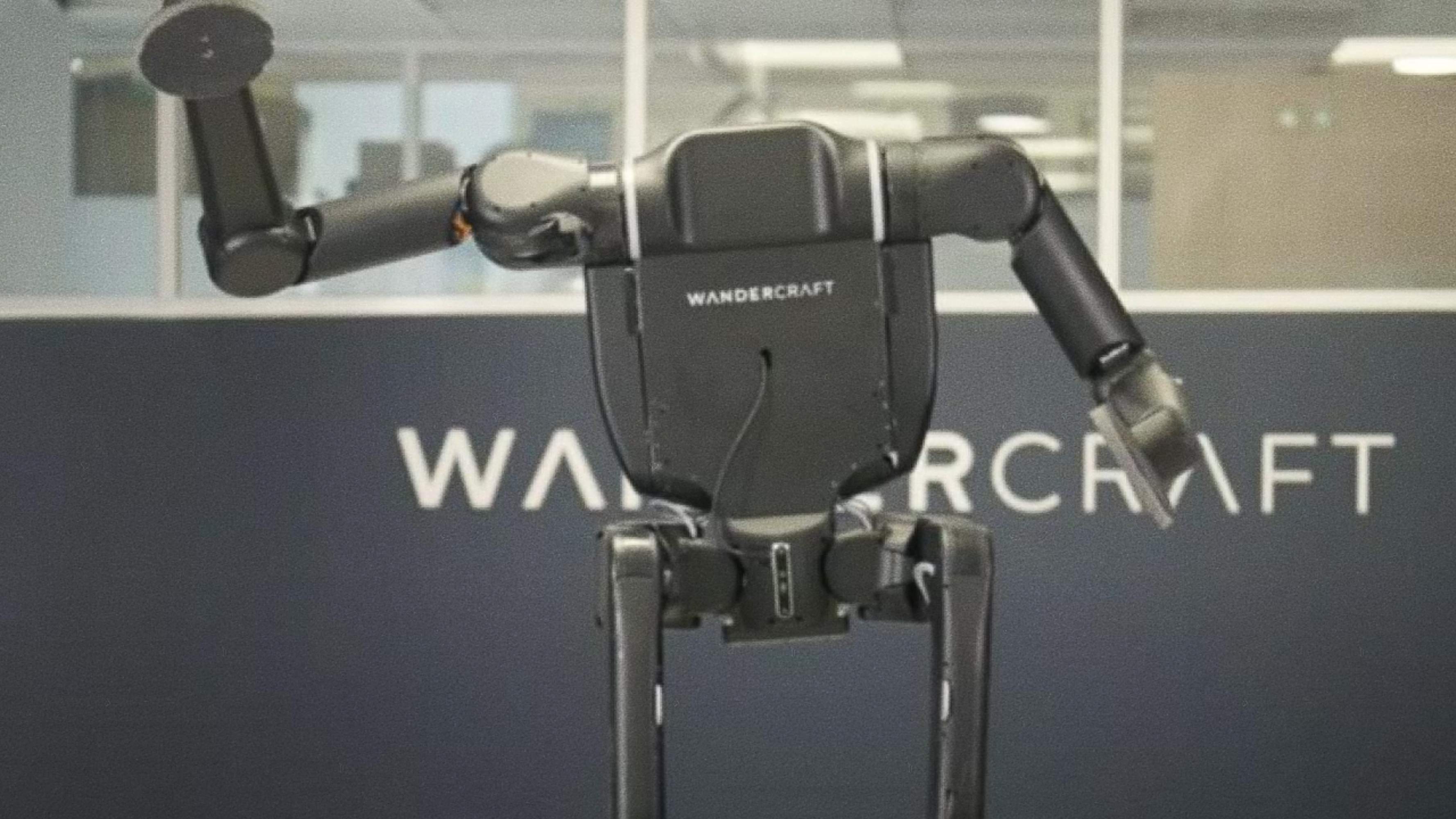 És un robot, l'han fabricat en 40 dies i ja està treballant: l'únic problema és que no en té cap