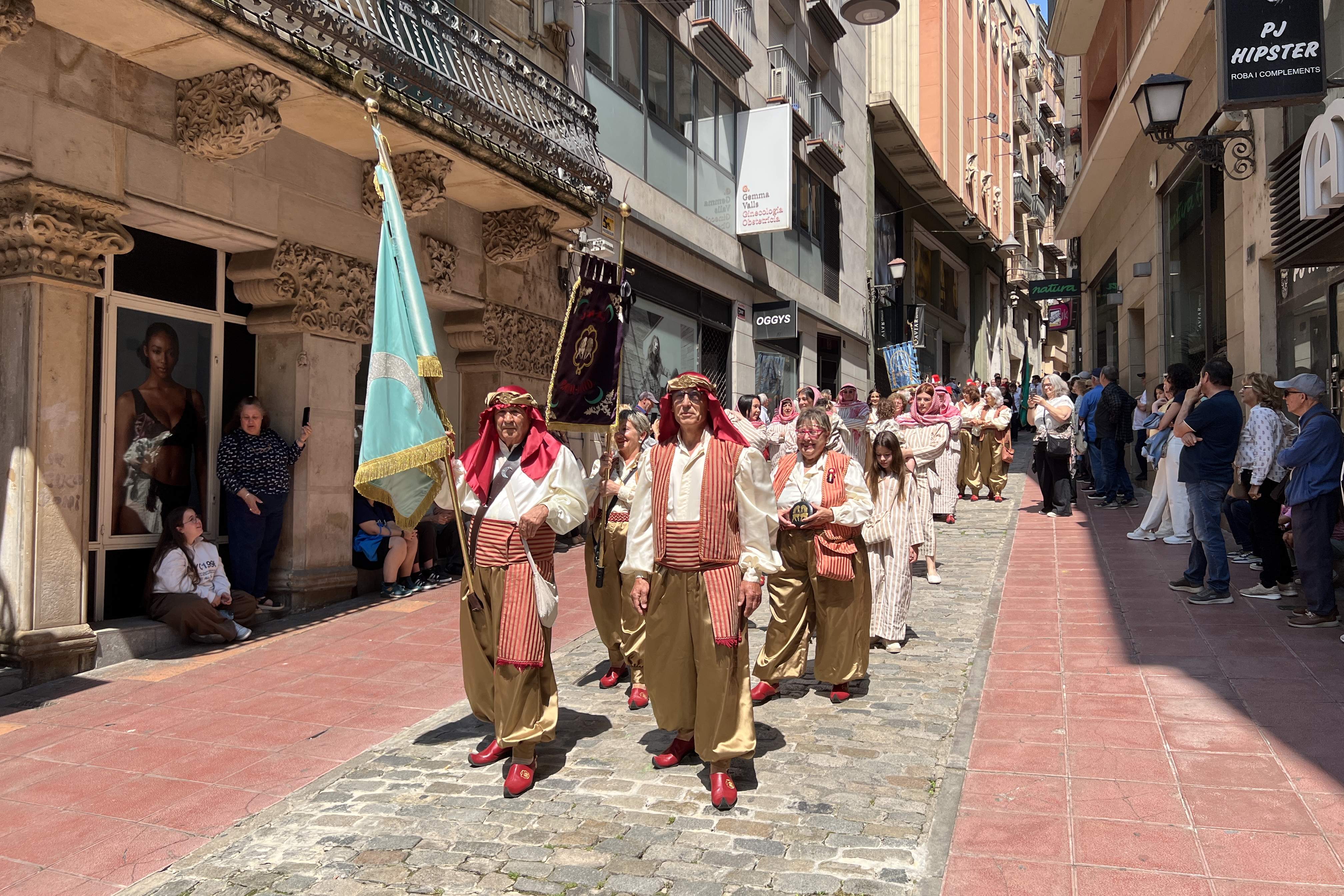 Moros y Cristianos: una batalla con más de mil años de historia en los Països Catalans