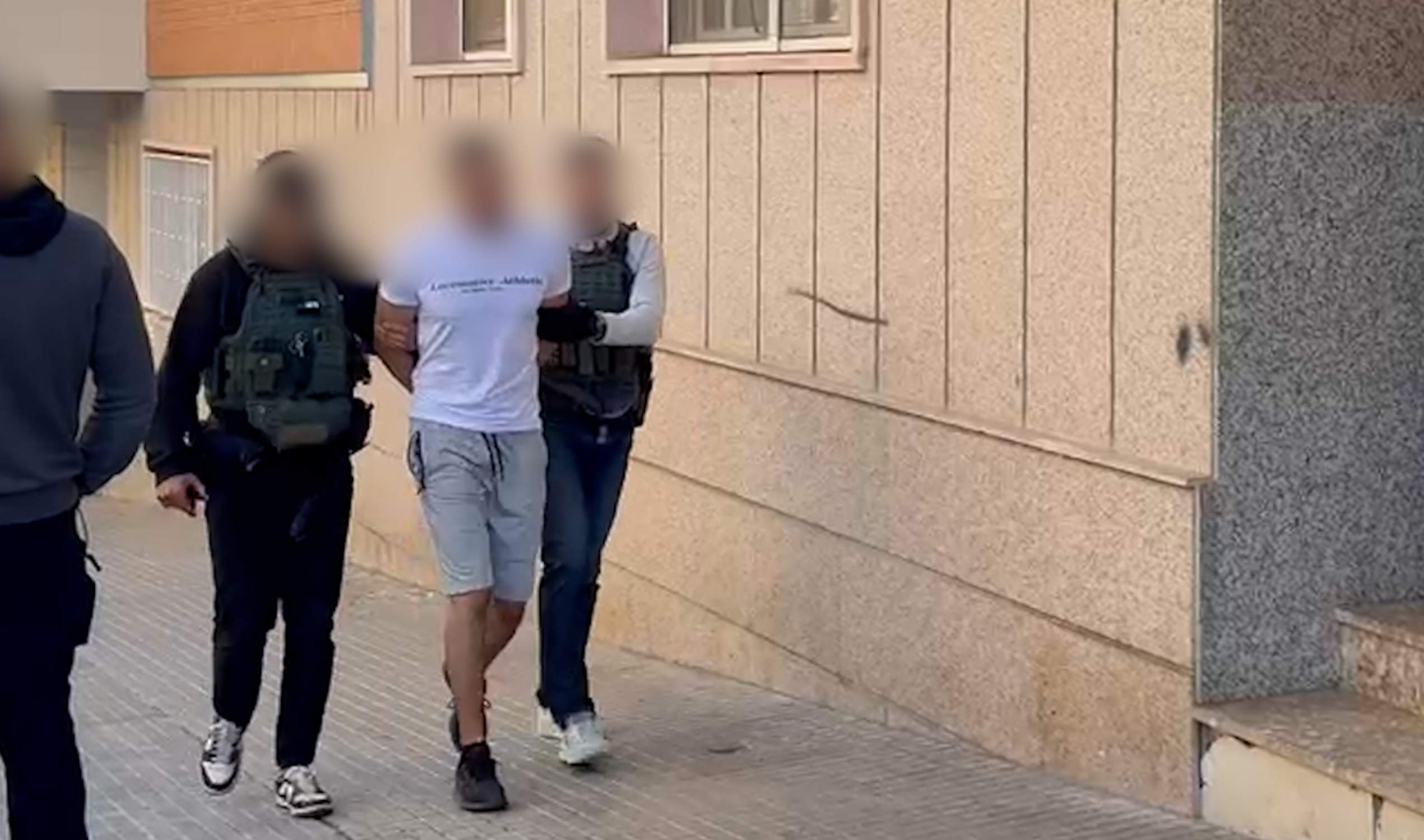 Detenido en Barcelona un terrorista yihadista que hacía prácticas de tiro para cometer atentados en Catalunya