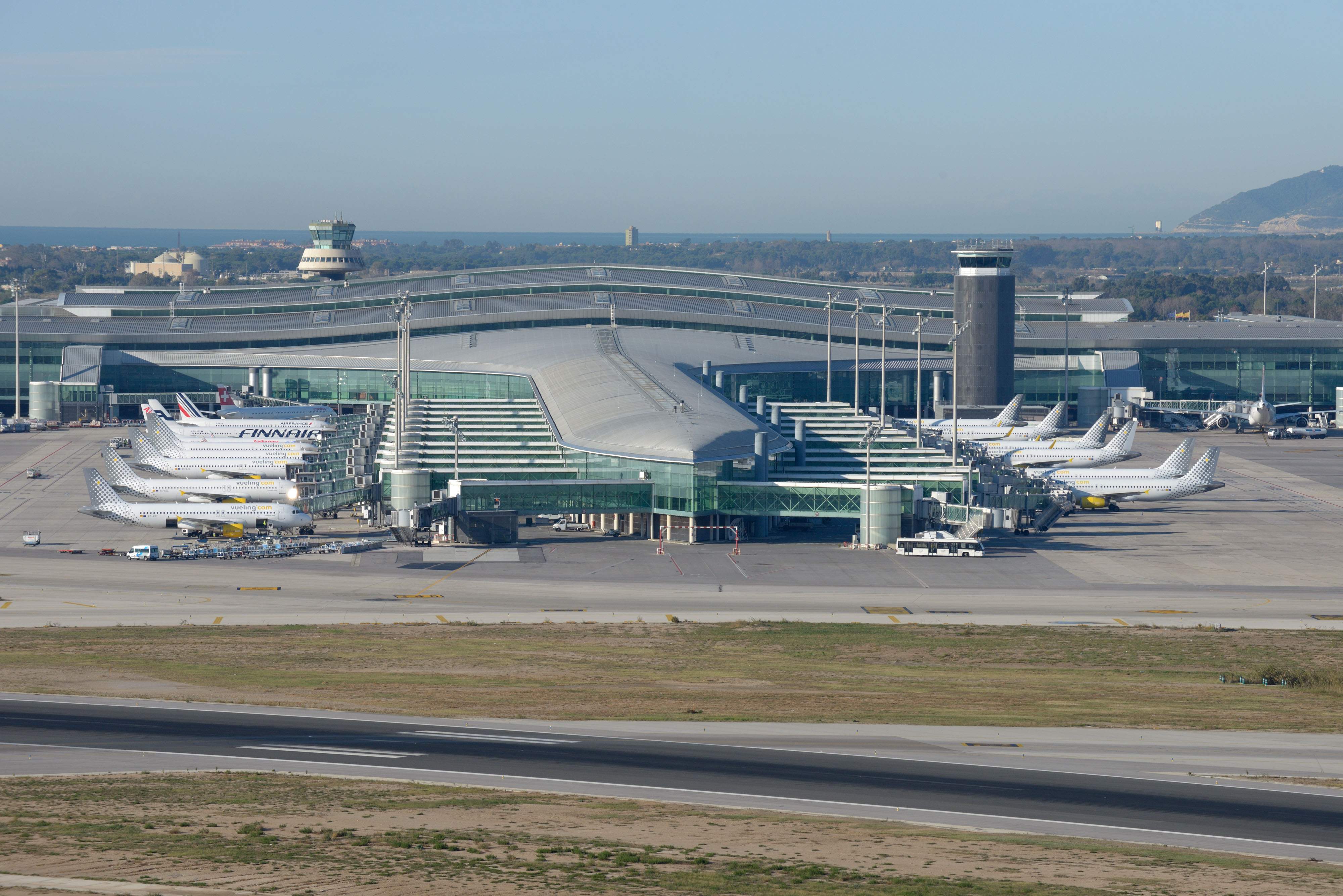 Aproves la decisió d'ampliar l'aeroport del Prat?