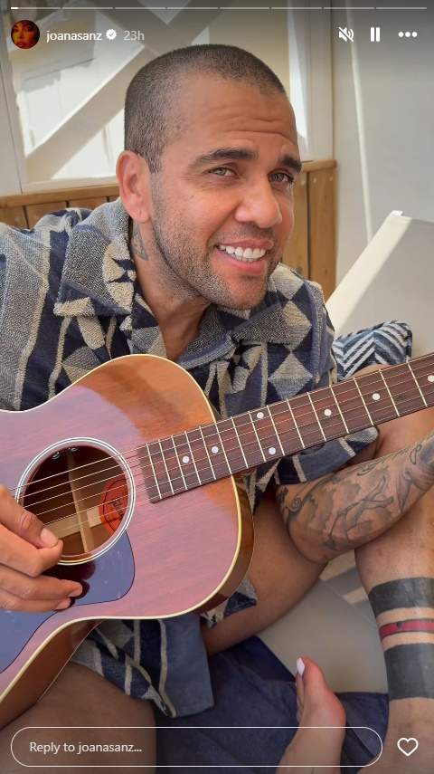 Dani Alves li canta a la dona i a la filla, Ig Dani Alves li canta a la dona i a la filla, Ig