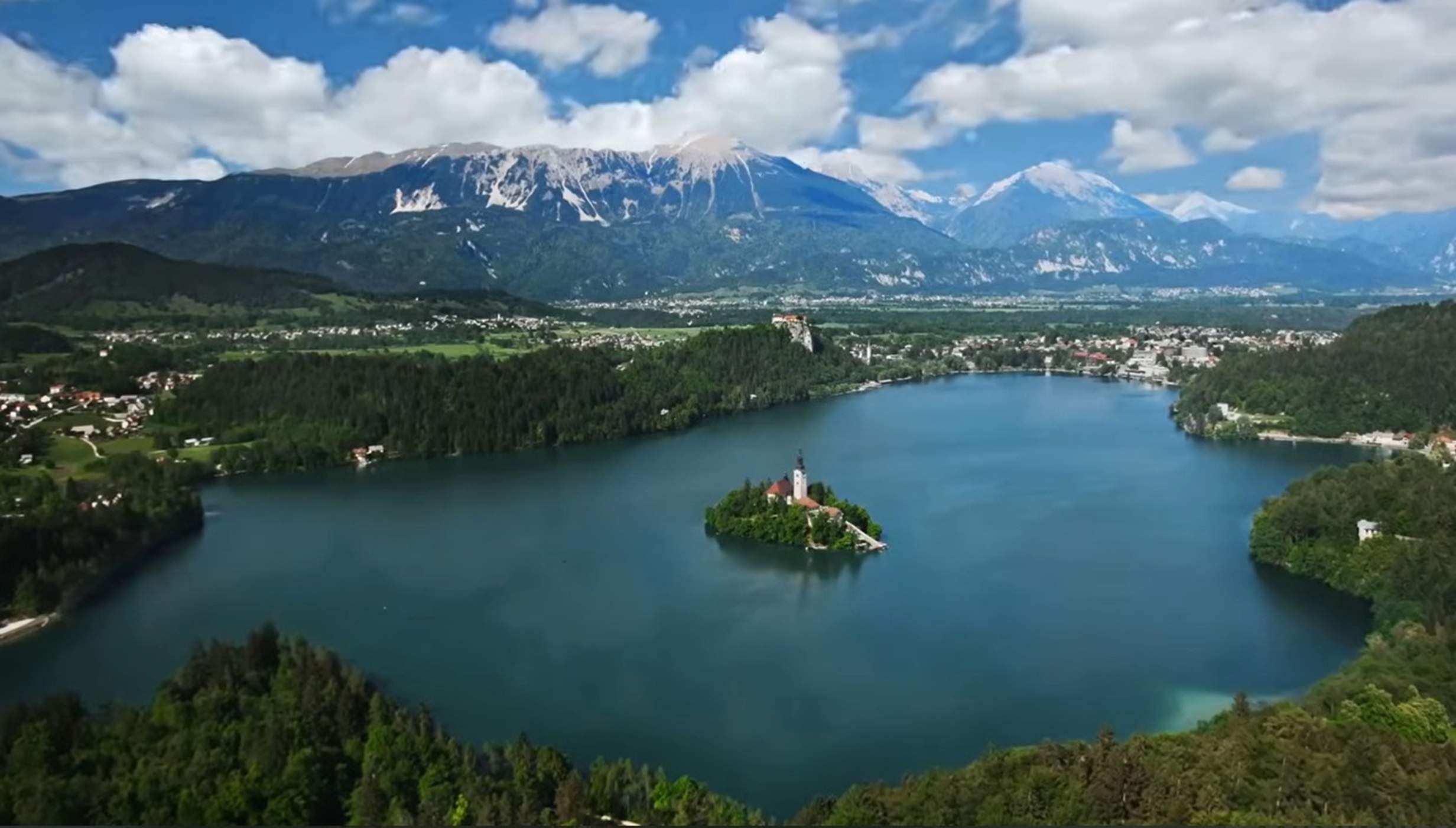 4.Llac de Bled, des del castell de Bled. Font Turisme d'Eslovenia 4.Llac de Bled, des del castell de Bled. Font Turisme d'Eslovenia
