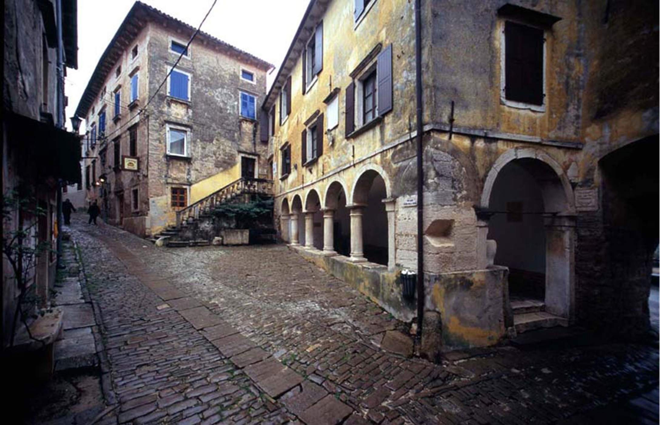 10.Grozjnan. L'antiga Llotja. Font Turisme de Croàcia 10.Grozjnan. L'antiga Llotja. Font Turisme de Croàcia