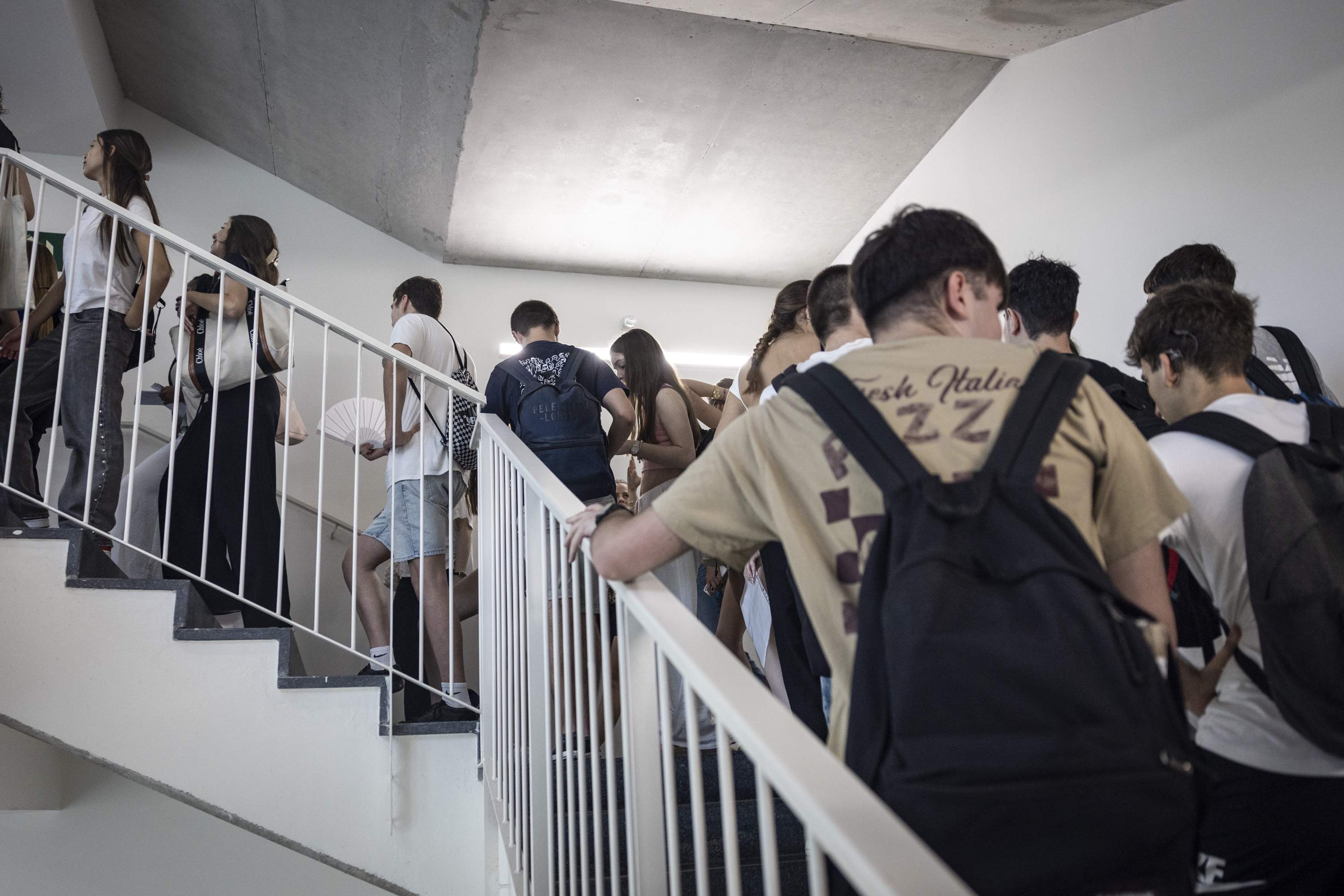 El apoyo a la democracia retrocede en Catalunya: ¿quiénes son los que más creen en otro régimen?