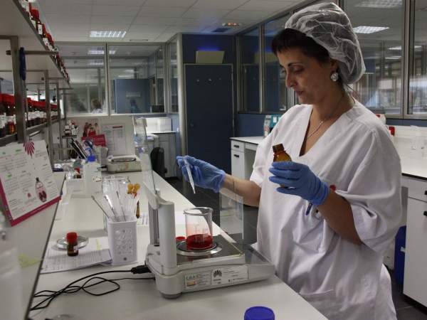 Laboratori de l'empresa Eurofragance a Rubí. Norma Vidal ACN Laboratori de l'empresa Eurofragance a Rubí. Norma Vidal ACN