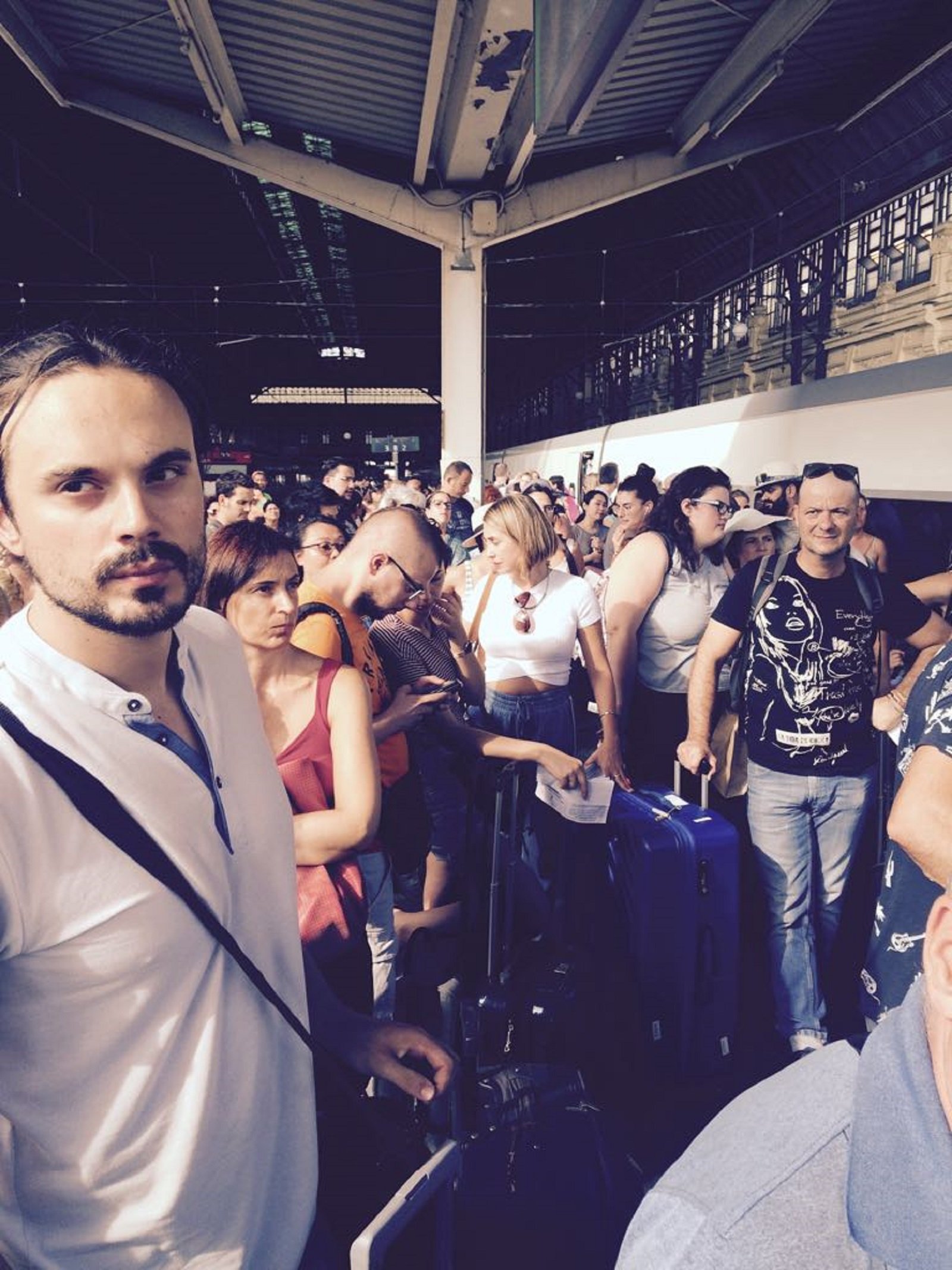 Caos a la estación de Valencia por falta de vagones en un Talgo