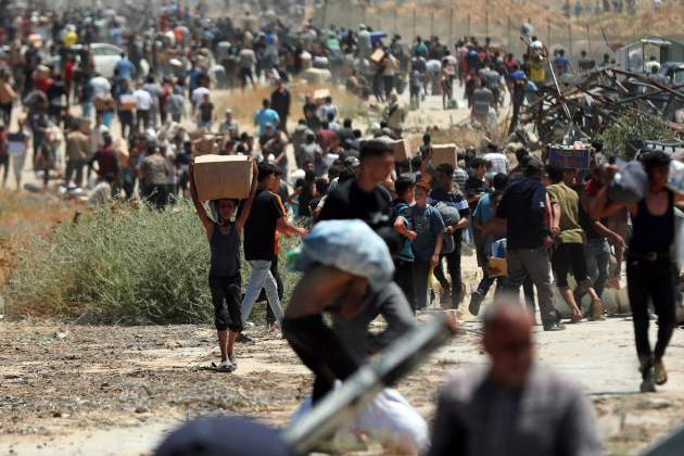 La Fundación Humanitaria para Gaza en una entrega de ayuda a dos puntos del sur de la Franja La Fundación Humanitaria para Gaza en una entrega de ayuda a dos puntos del sur de la Franja