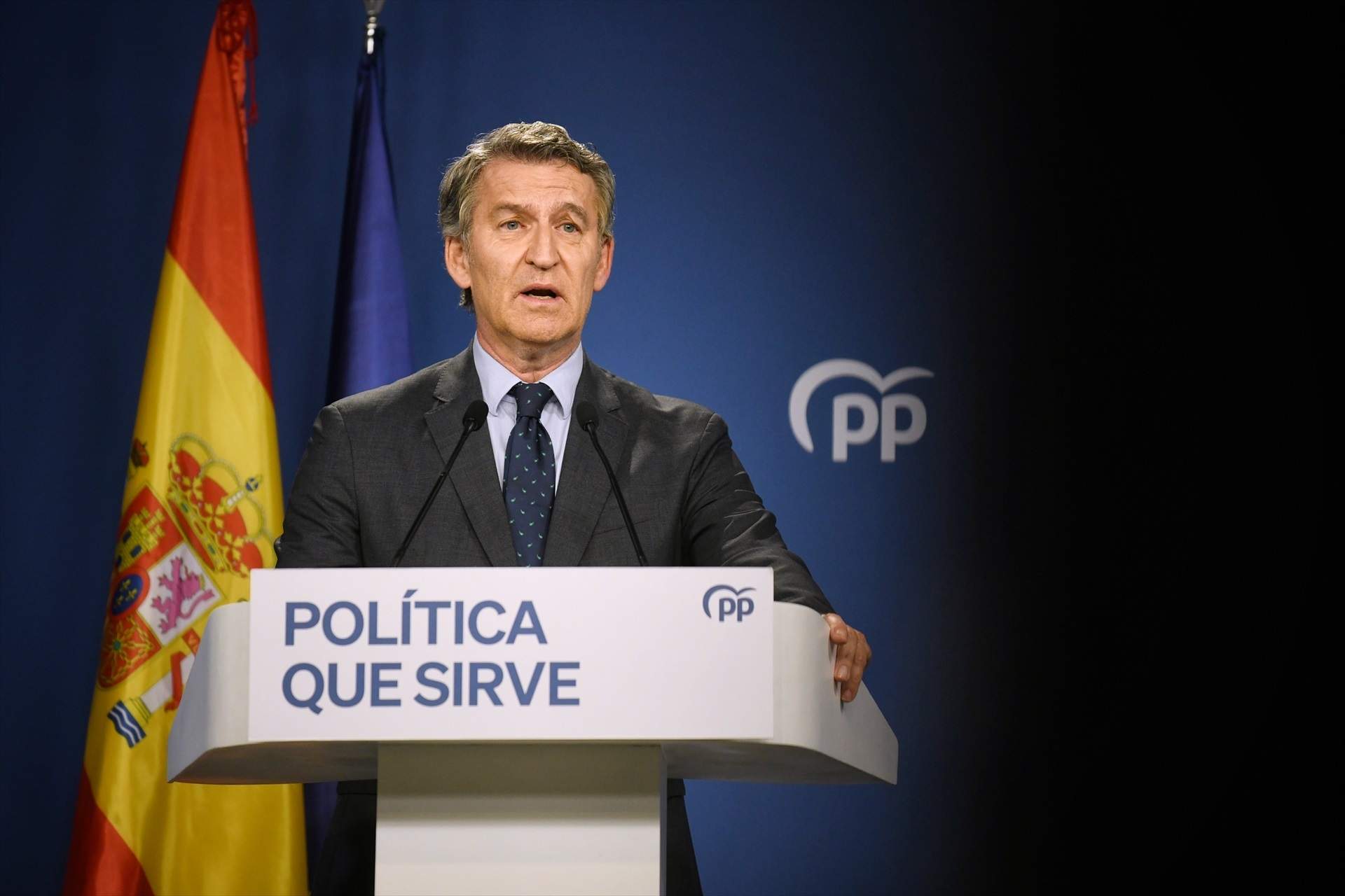 Feijóo veu “decebedores” les explicacions de Sánchez, però descarta per ara una moció de censura