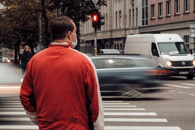 Vianant en pas de vianants