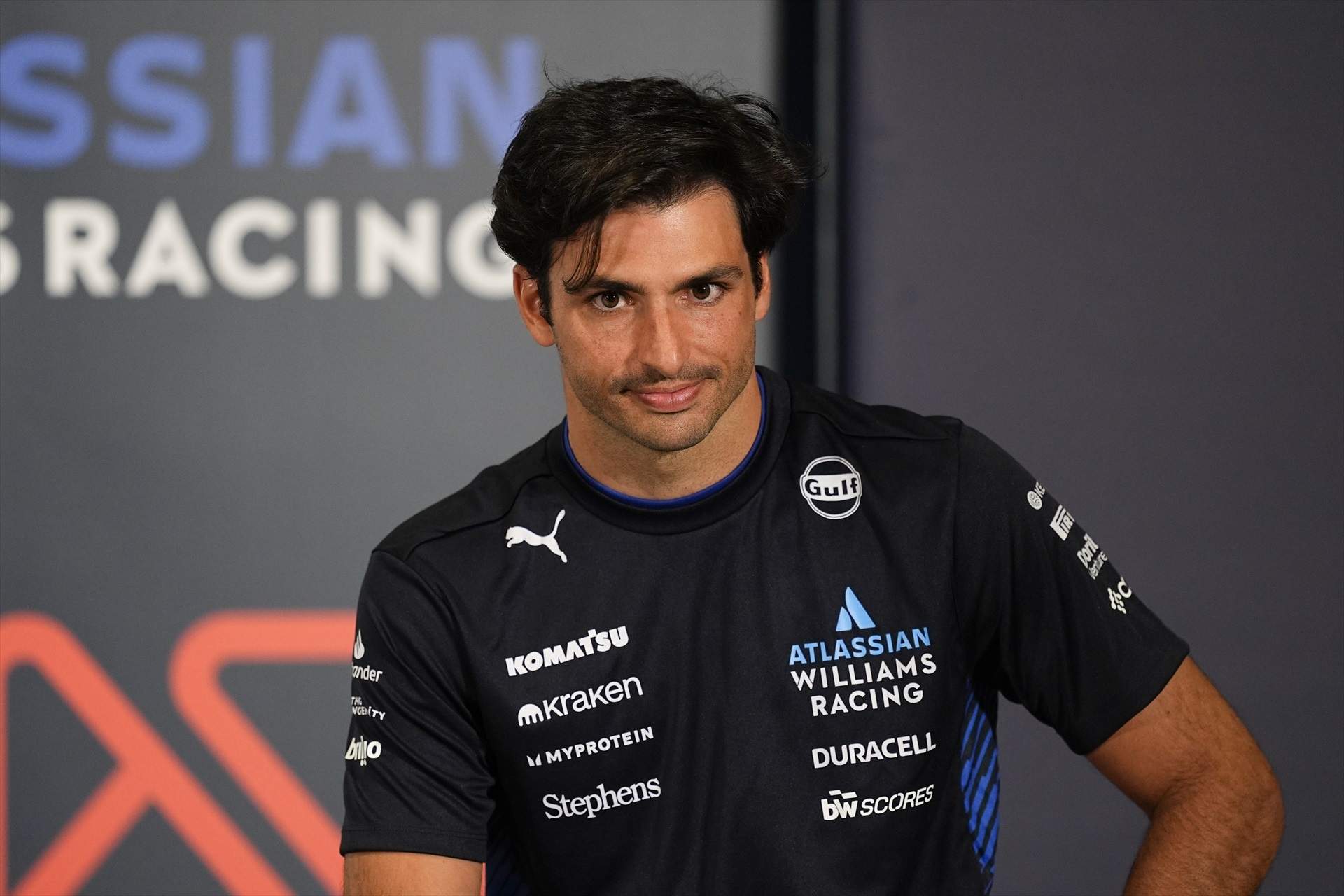 Echar a Carlos Sainz, la primera piedra del camino de la amargura de Ferrari