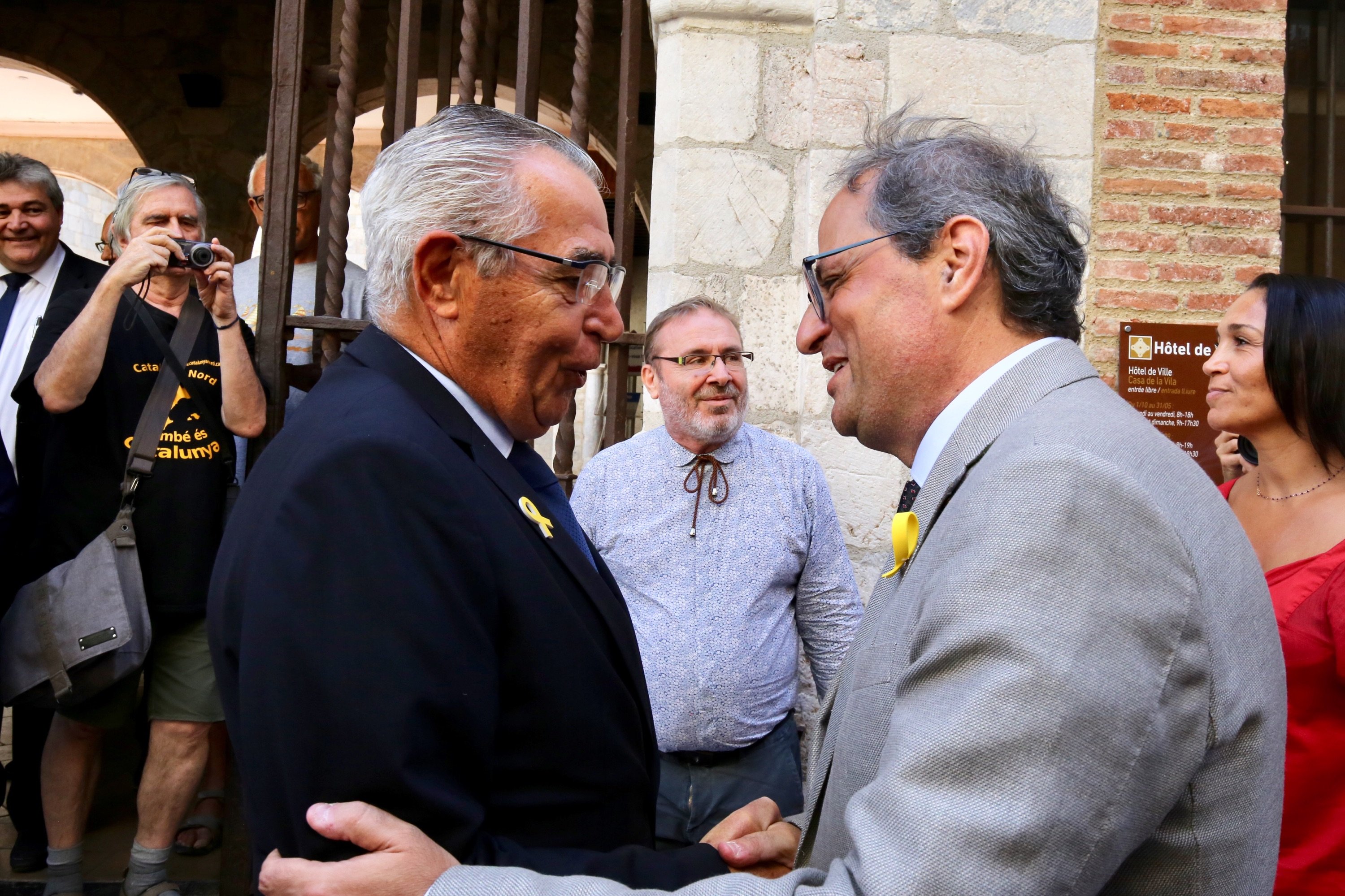 El embajador español en Francia riñe al alcalde de Perpinyà por el trato a Torra