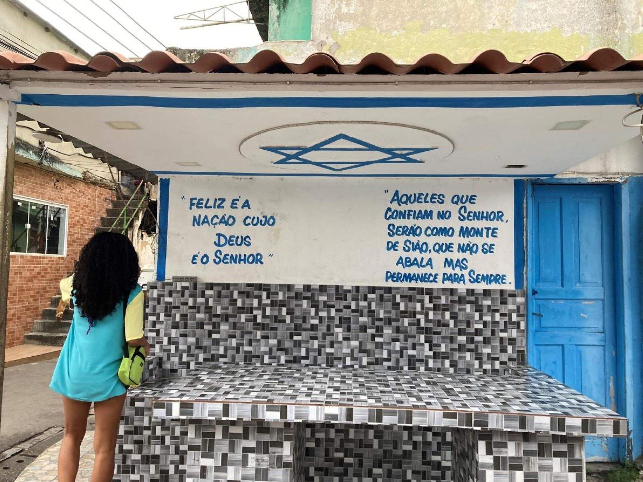 El narcotràfic evangèlic es fa fort a les faveles de Rio de Janeiro: “Prohibeixen altres religions”