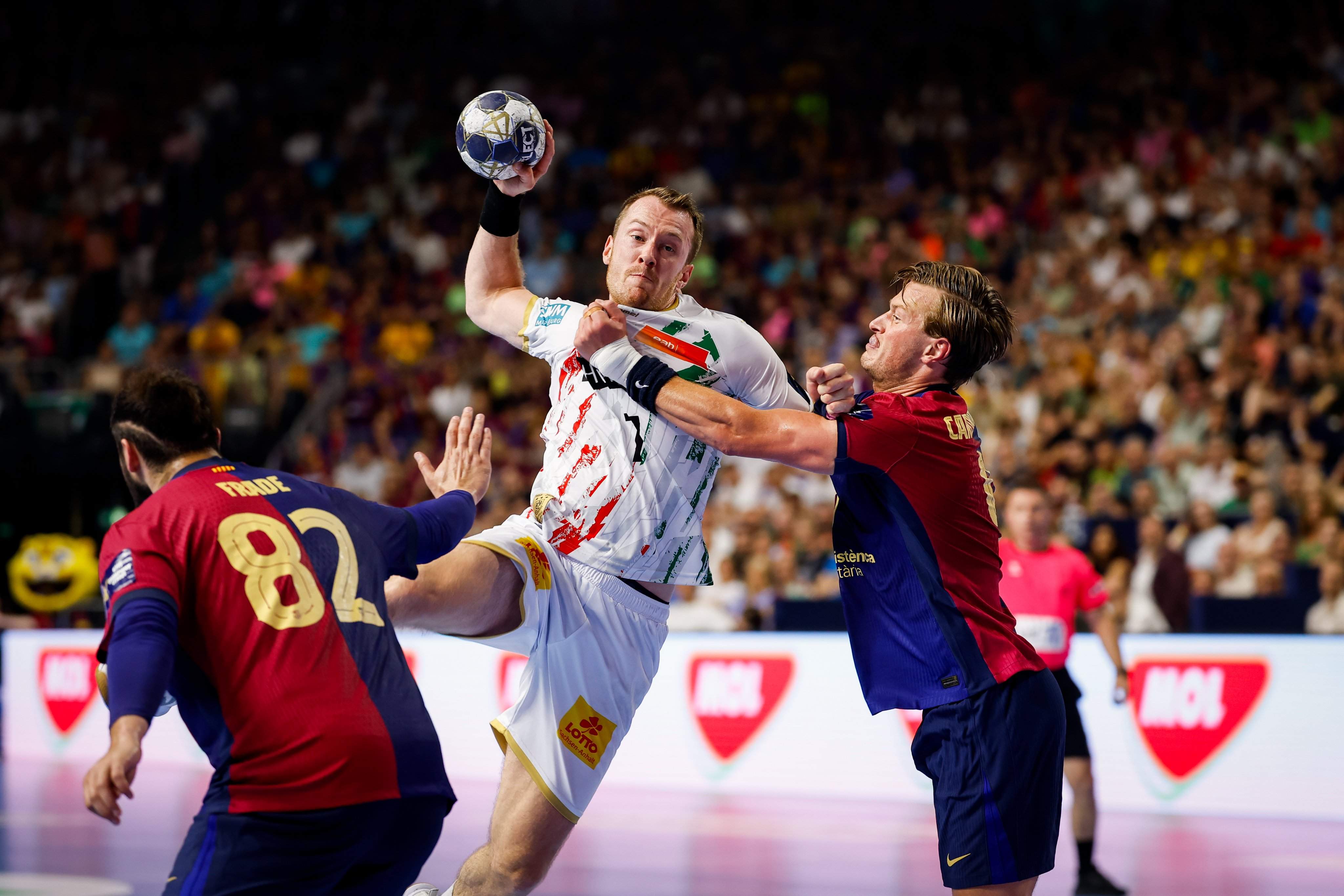 Derrota muy cruel y polémica del Barça ante el Magdeburgo en la semifinal de la Champions (30-31)