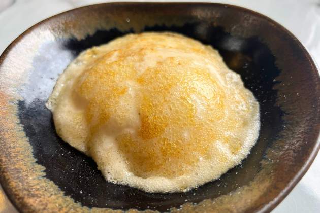 Escuma de crema catalana Absis / Foto: Rosa Molinero Trias Escuma de crema catalana Absis / Foto: Rosa Molinero Trias