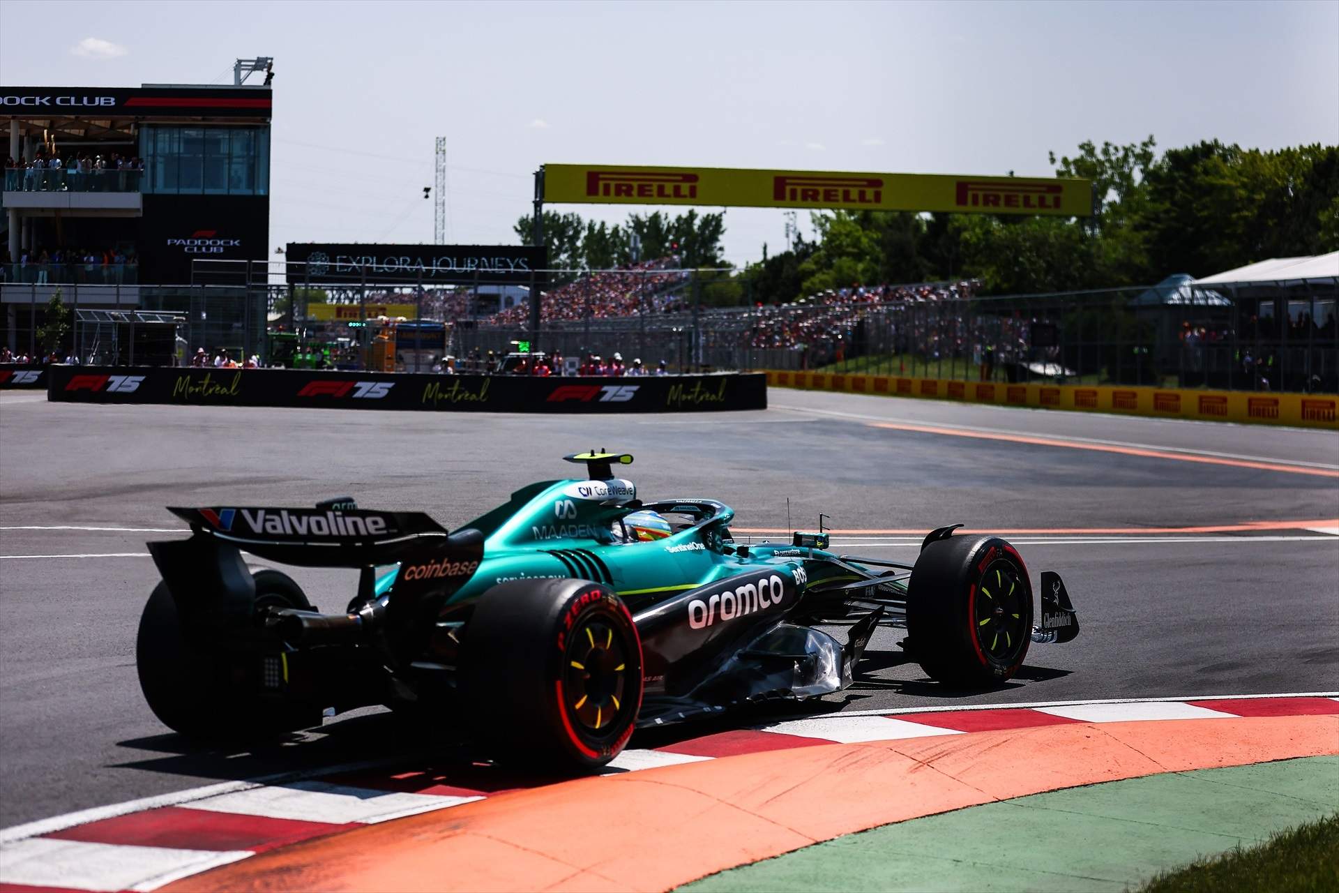 Aston Martin medita una decisión compleja y difícil para el coche de Fernando Alonso