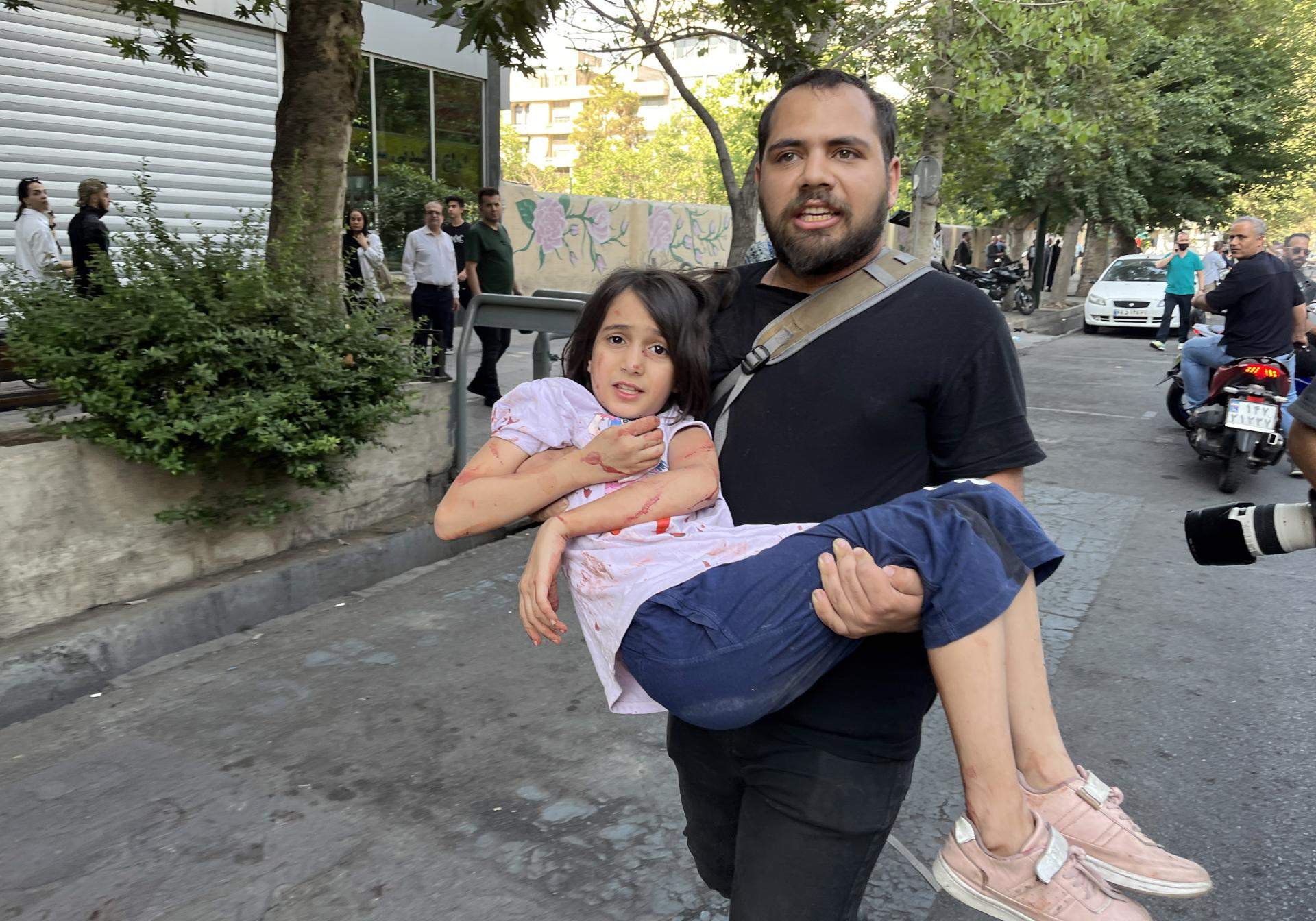 Escenas apocalípticas en Teherán: pánico entre los iraníes por los bombardeos de Israel