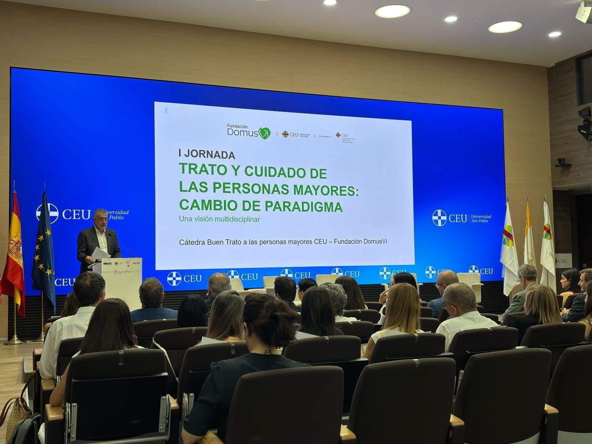 La Fundació DomusVi i la Universitat CEU San Pablo aprofundeixen sobre el respecte i la dignitat