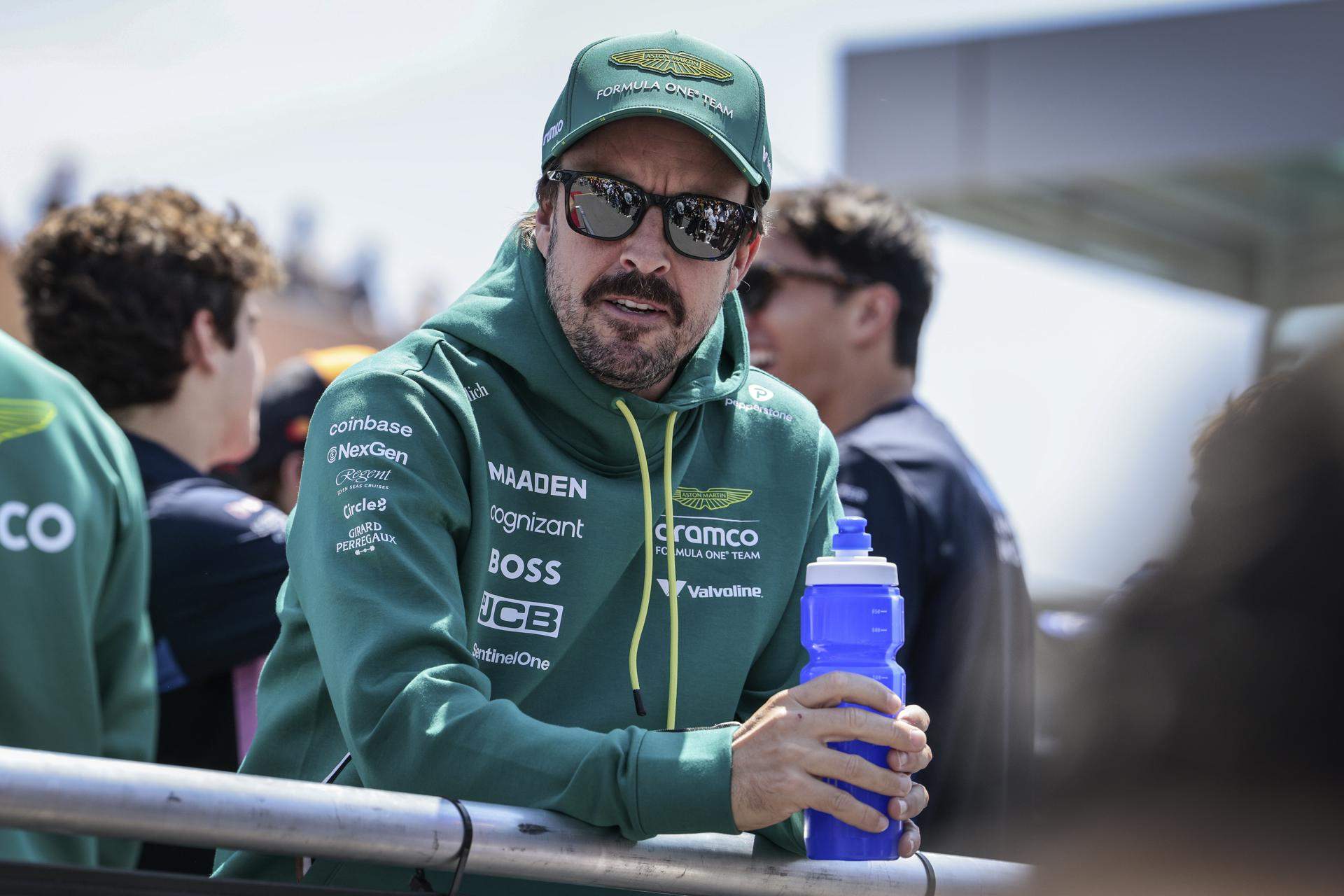 La FIA es relaxa i frustra la gran remuntada de Fernando Alonso