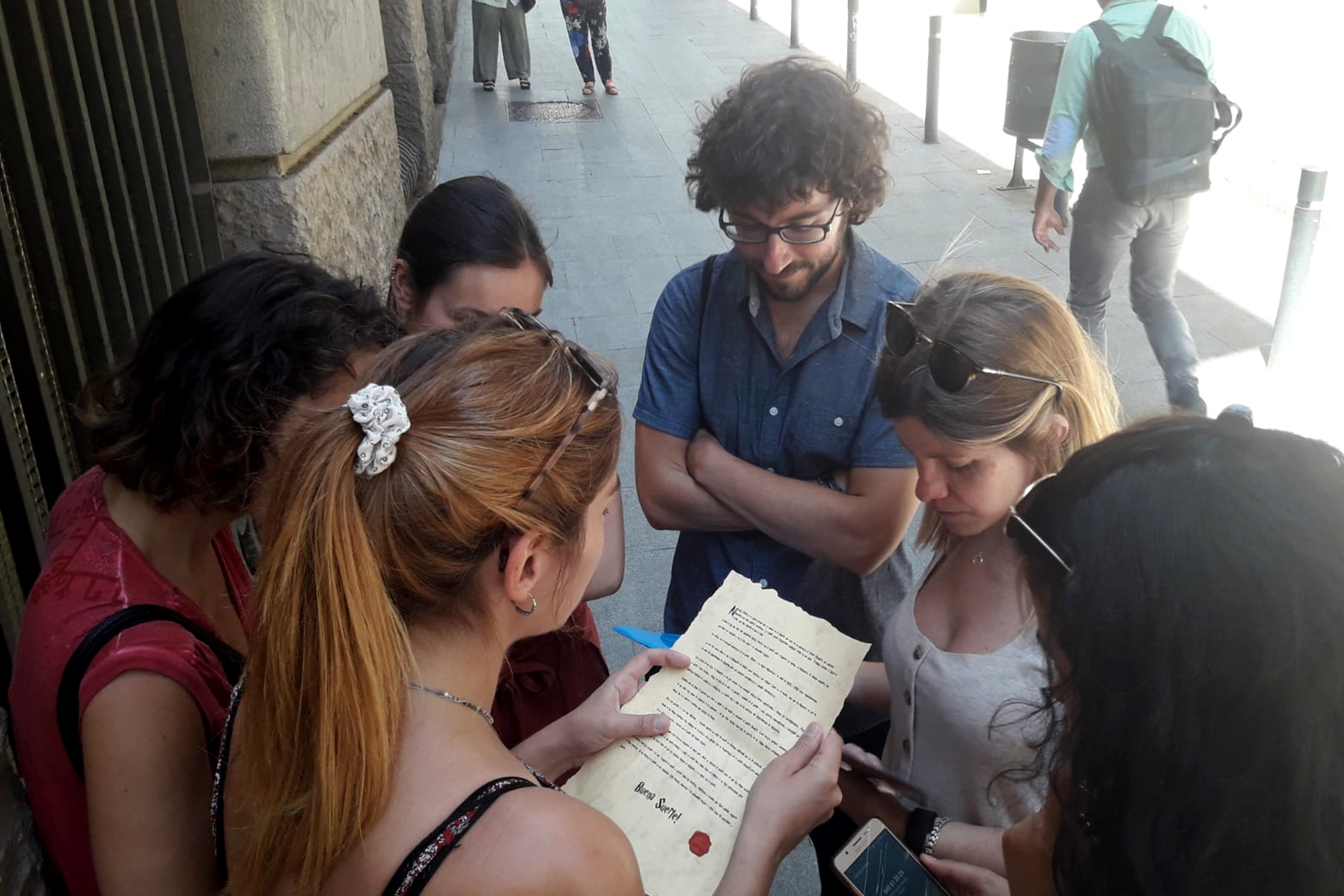 Es passa del 'room escape' al 'city escape'