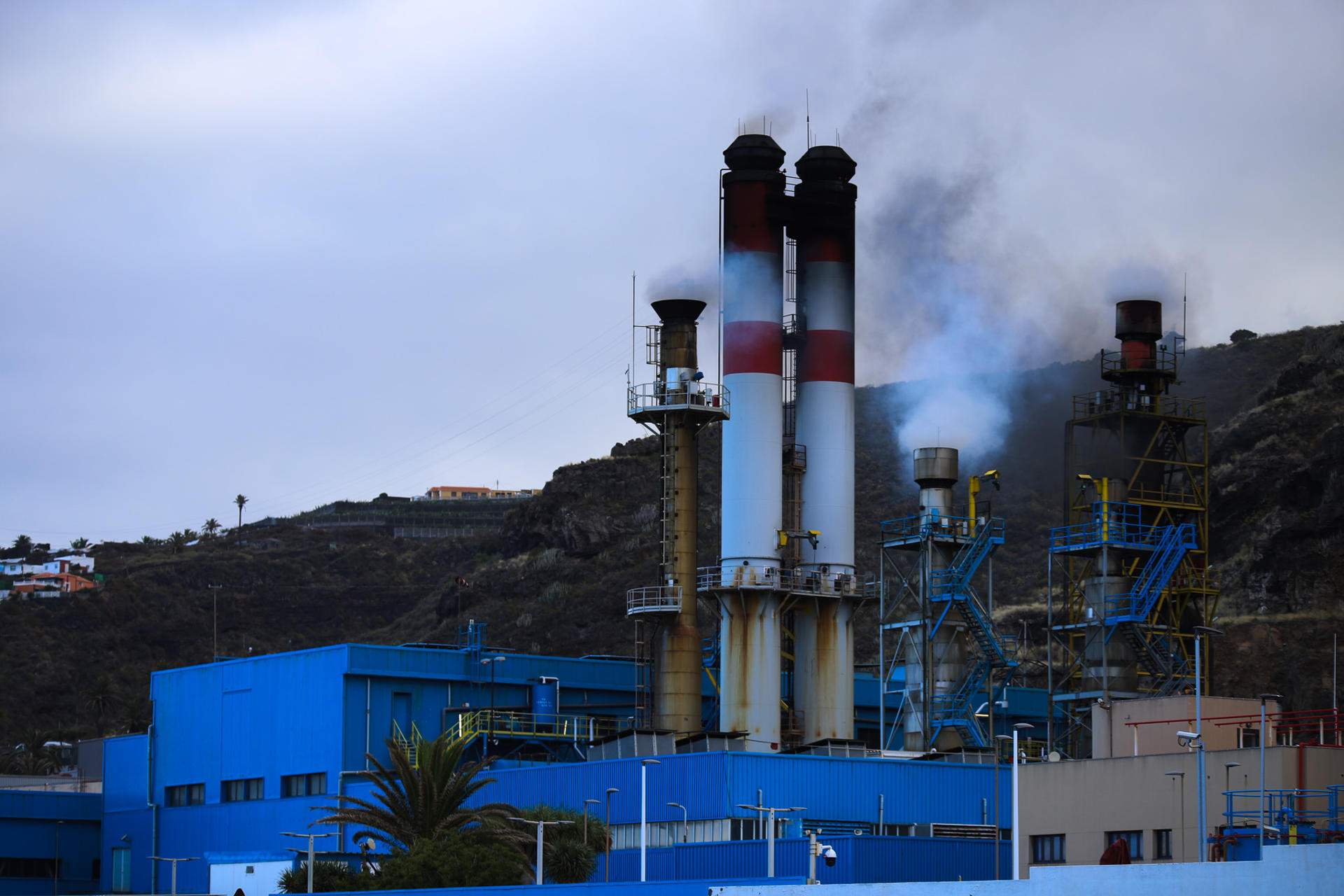 Apagada general a La Palma: per què hi ha tants talls de llum?
