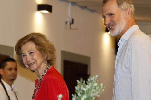 reina Sofía con Felipe VI reina Sofía con Felipe VI