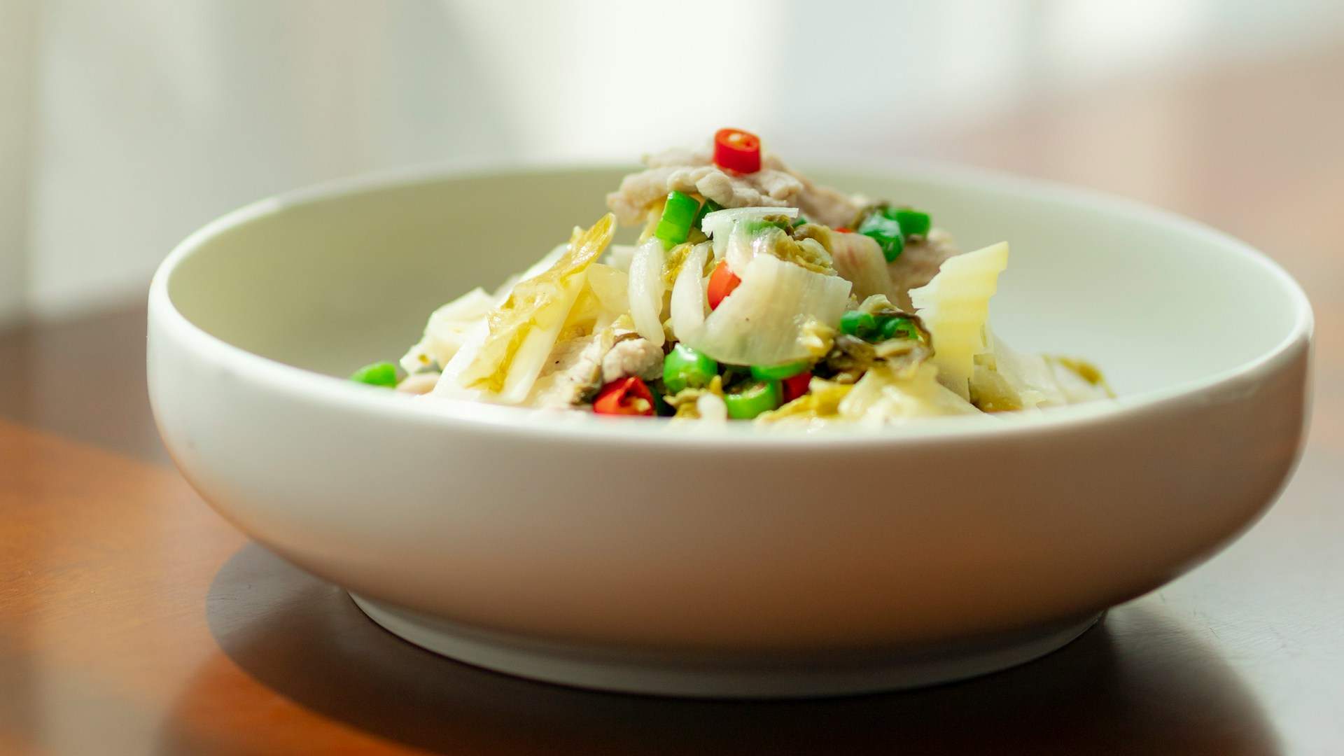 Cómo hacer una ensalada de patata espectacular: 7 trucos de cocina que te sorprenderán