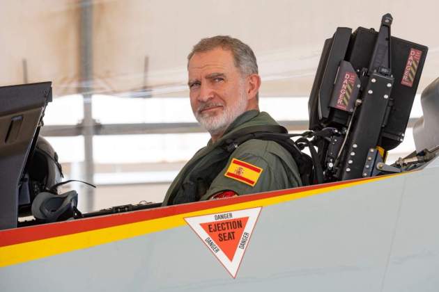 Felipe, en un avión militar Casa Real Felipe, en un avión militar Casa Real