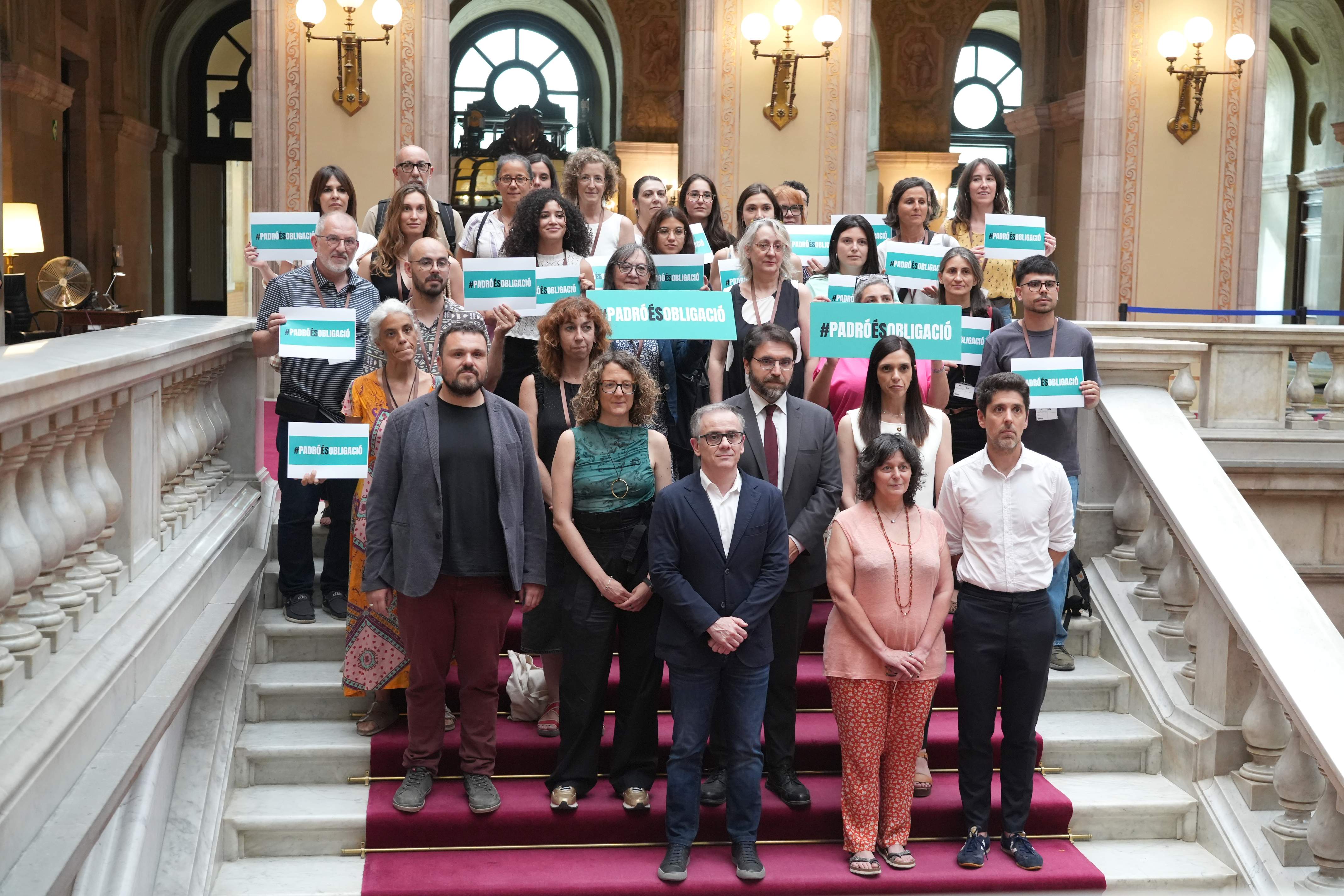El PSC, ERC, Comuns y CUP firman el Pacto del Padrón sin Junts, PP, Vox y Aliança: "Es un derecho"