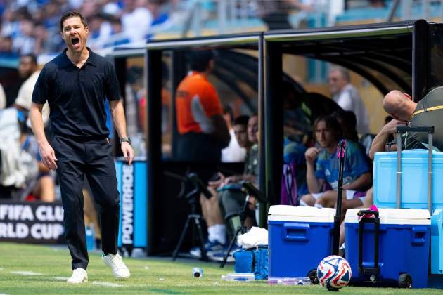 EuropaPress 6809328 18 june 2025 us miami real madrid coach xabi alonso watches the partit from