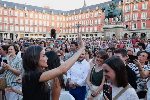 Felip i Letícia a la Plaza Mayor Casa Reial2 Felip i Letícia a la Plaza Mayor Casa Reial2