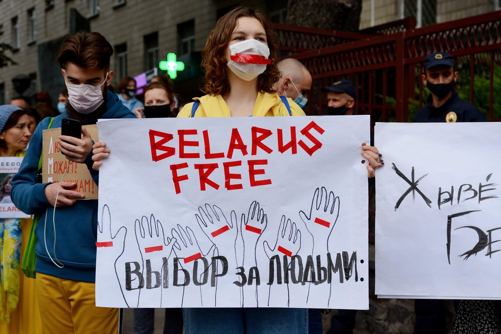 Continua la brutal repressió del règim bielorús: fustigació a exiliats i amenaces a familiars